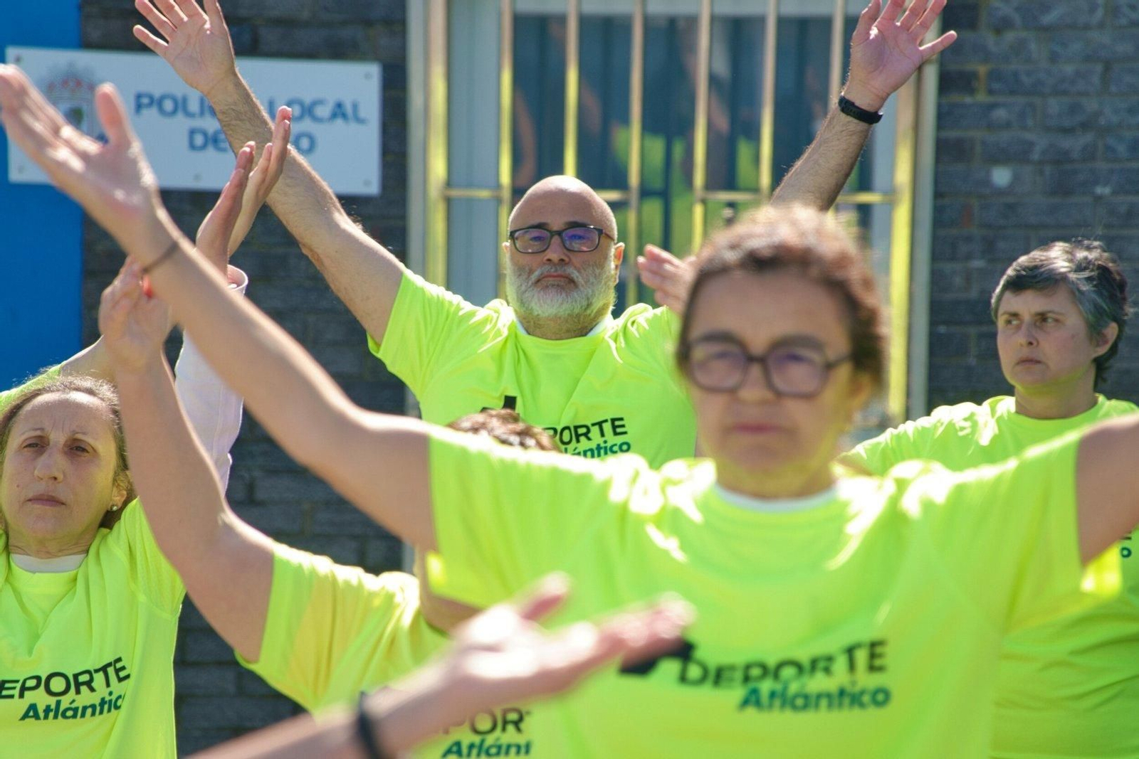 Sesión de taichí de +Deporte Atlántico en Samil.
