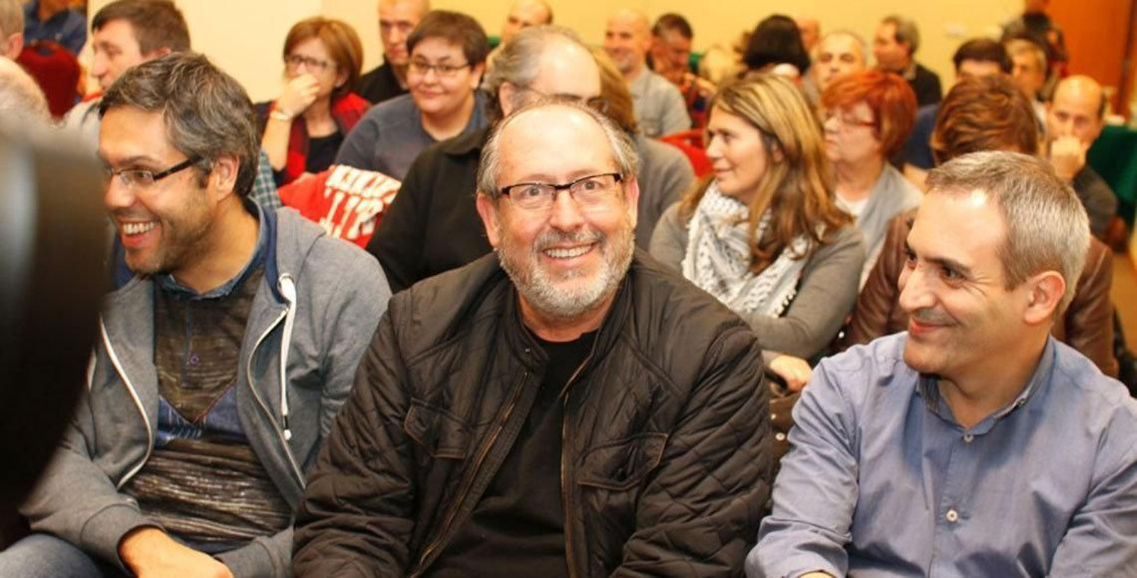En el centro, el candidato del BNG a la alcaldía de Vigo, Serafín Otero.