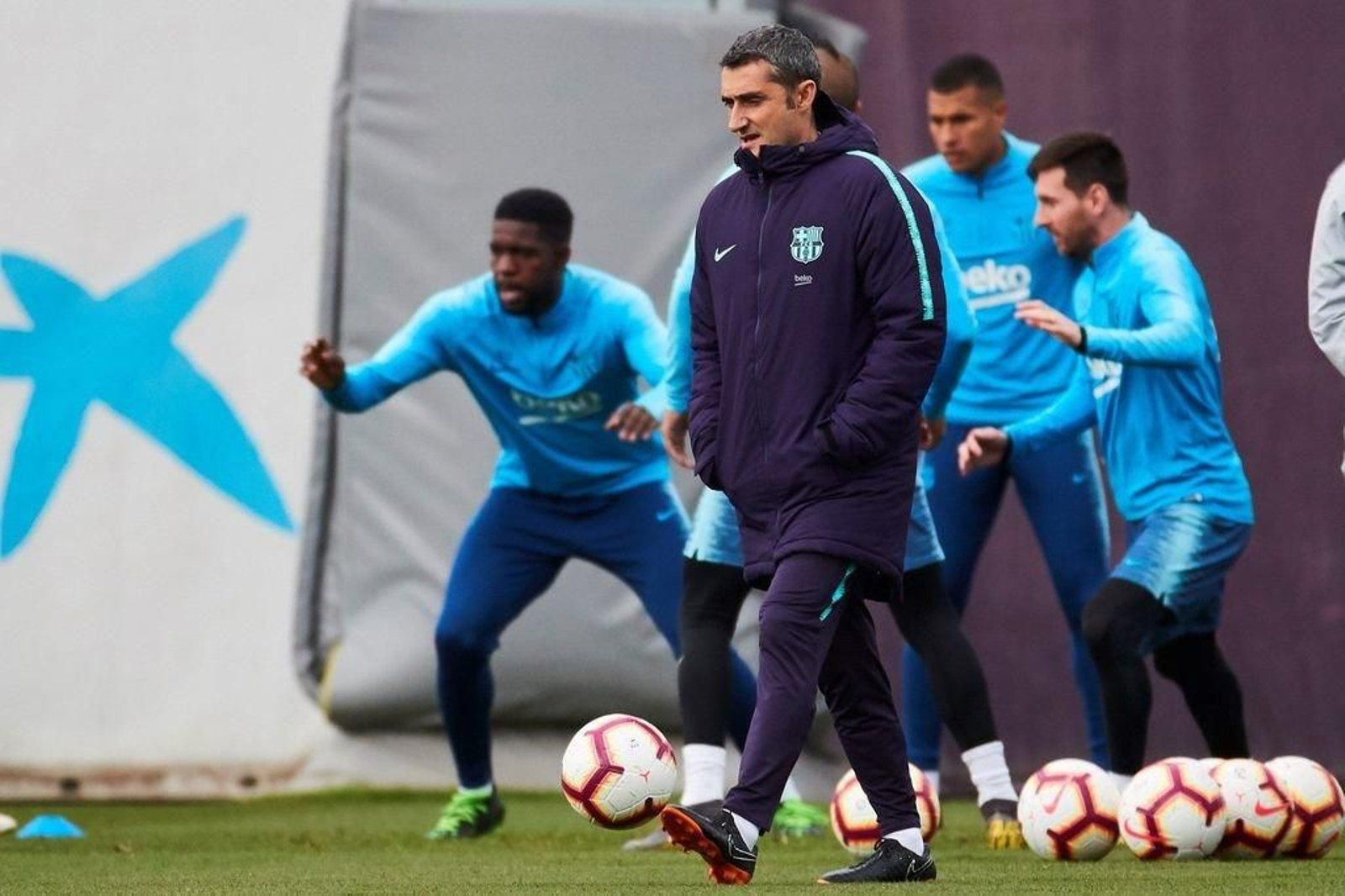 Valverde, en un entrenamiento con el Barcelona.
