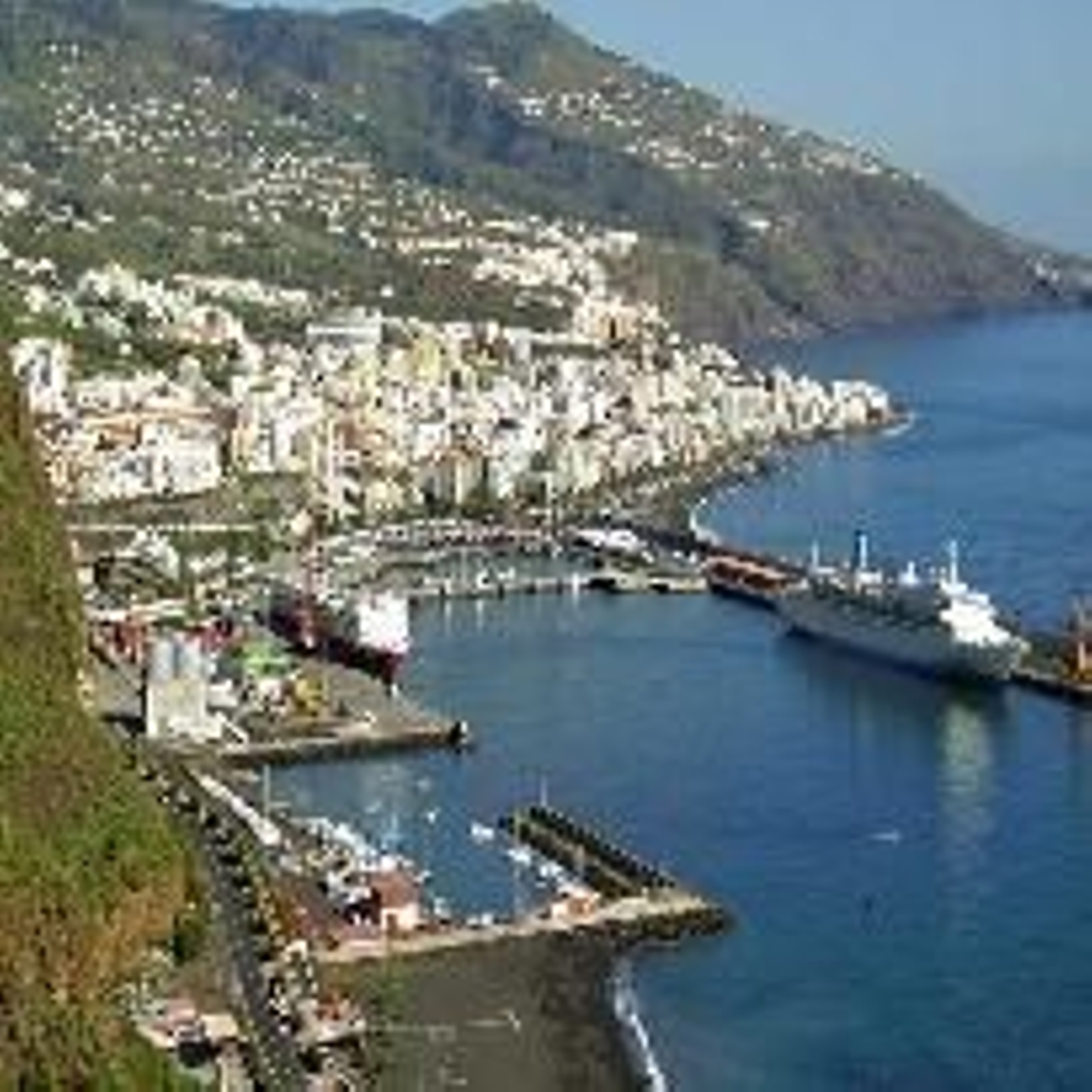 La actuación en el frente litoral tiene como objetivo la creación de una nueva playa.