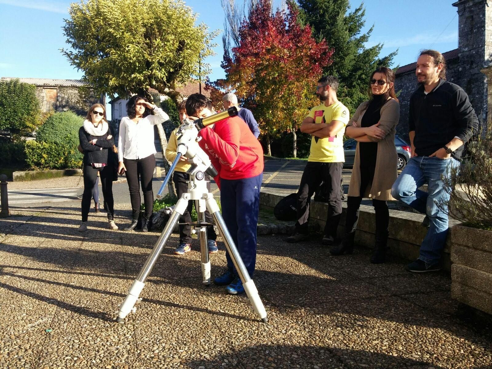 Miembros de la Fundación Ceo, Ciencia e Cultura, en una observación.
