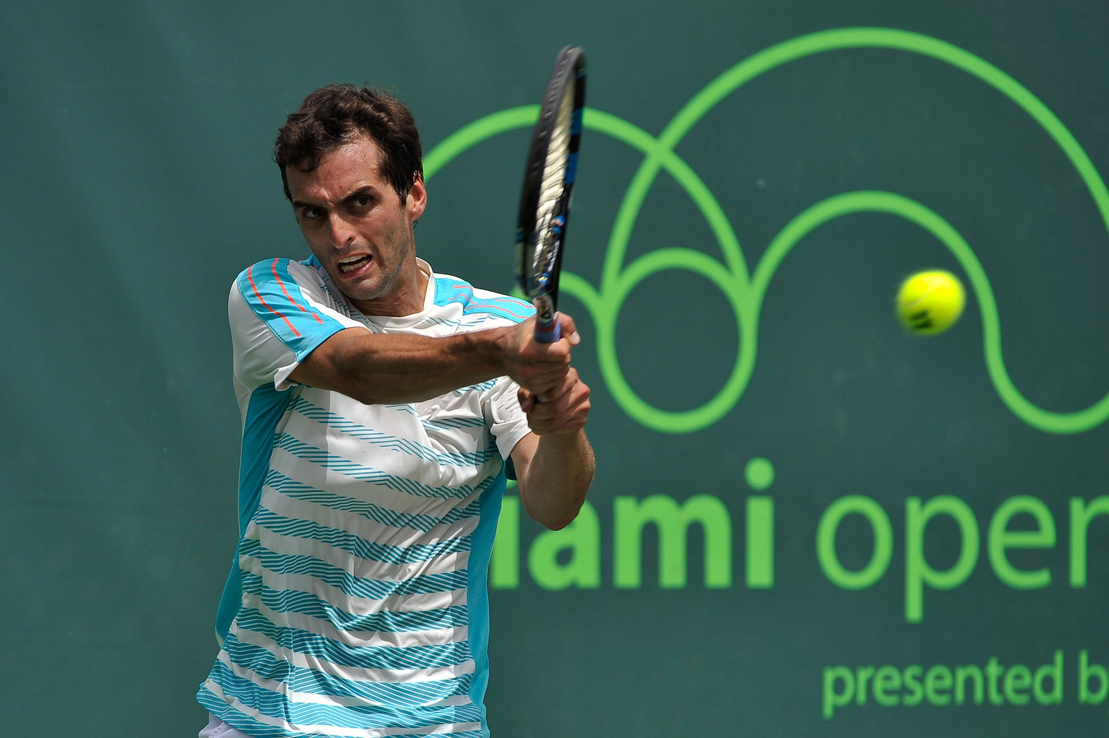 Albert Ramos devuelve una pelota en un partido reciente.
