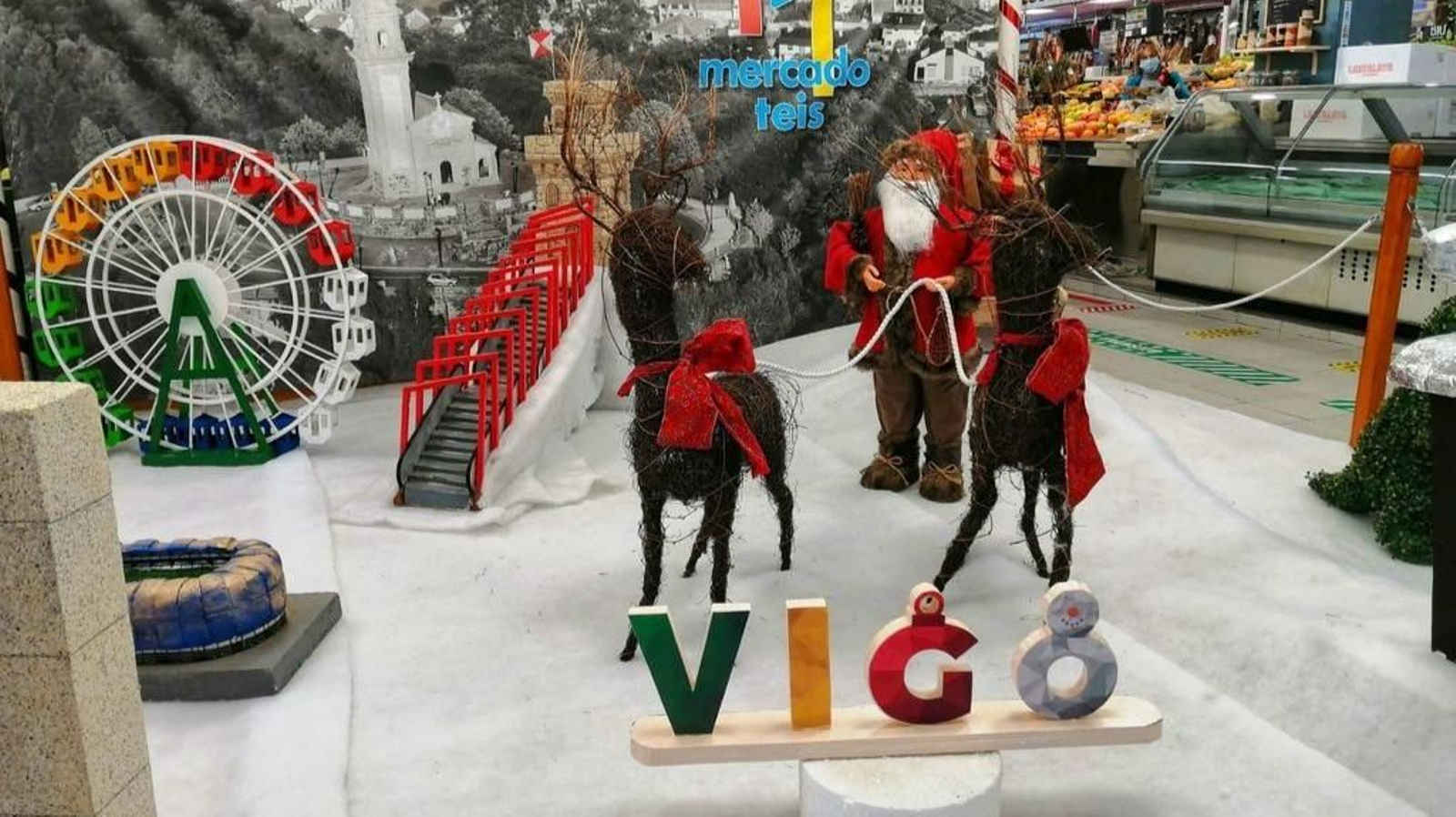 El estadio de Balaídos, “Porta do Atlántico” de As Travesas y “El Sireno”, junto al Dinoseto están presentes en  la decoración del mercado de Teis.