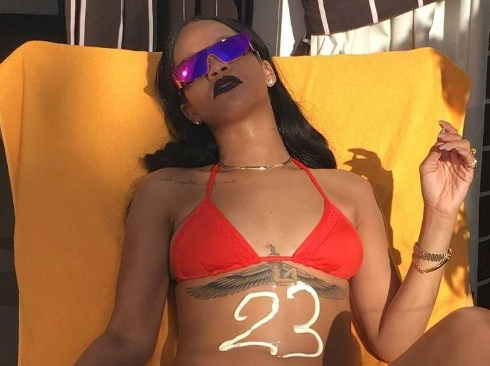 RIHANNA, INSTAGRAM