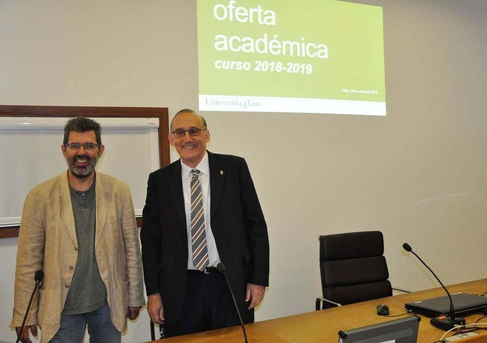 El vicerrector de Organización Académica e Profesorado, Manuel Ramos, y Manuel Reigosa.