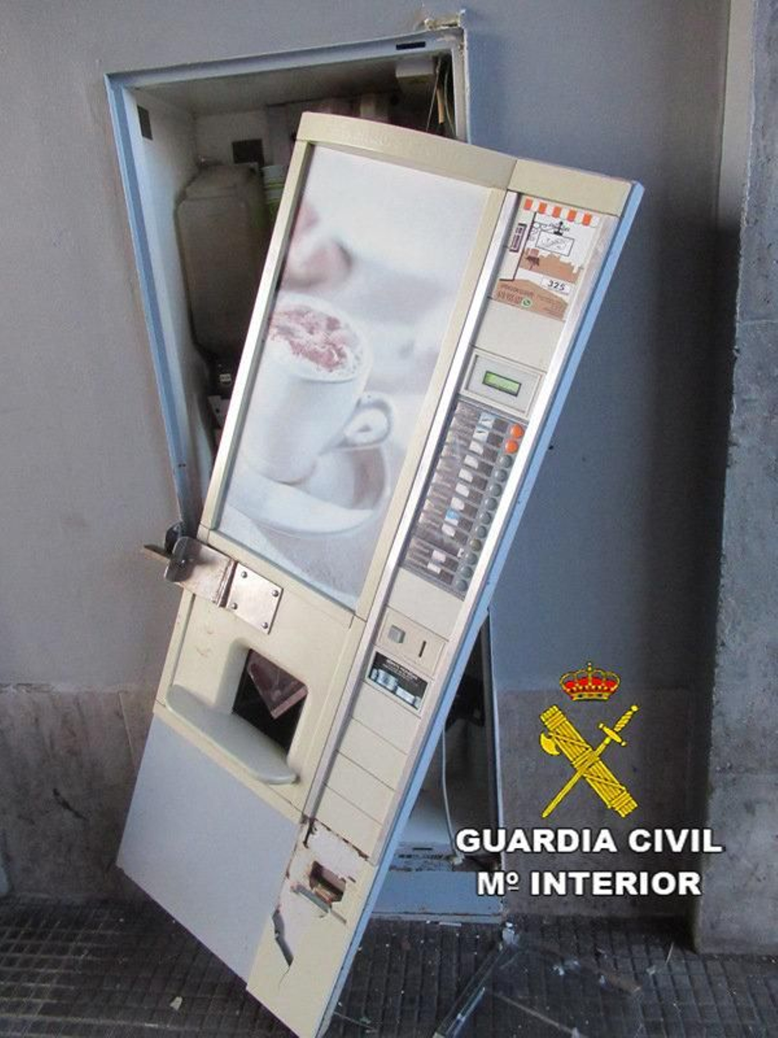 20190513 MAQUINA BEBIDAS BAIONA