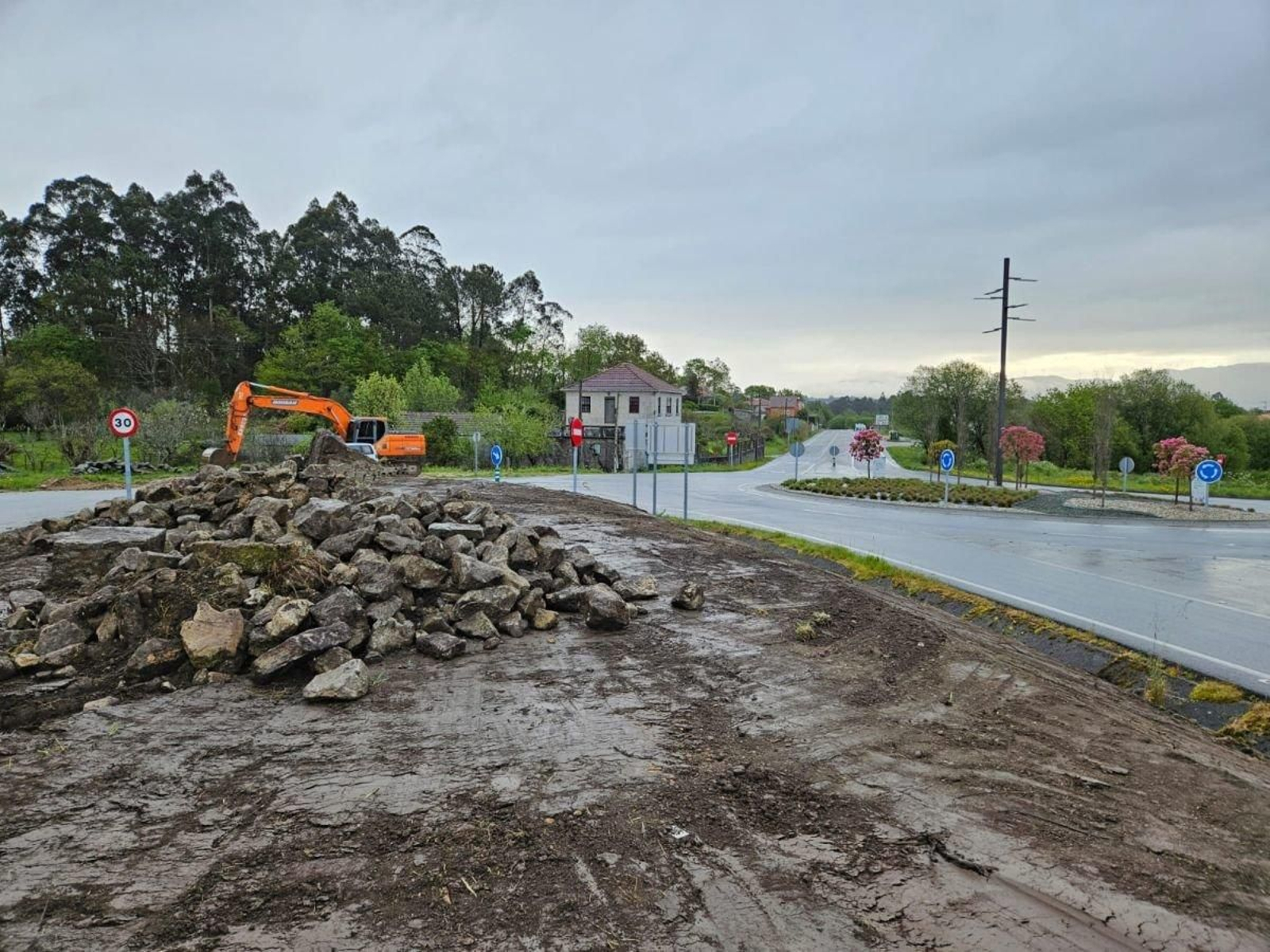 Imagen de una de las actuaciones de transformación en una rotonda.