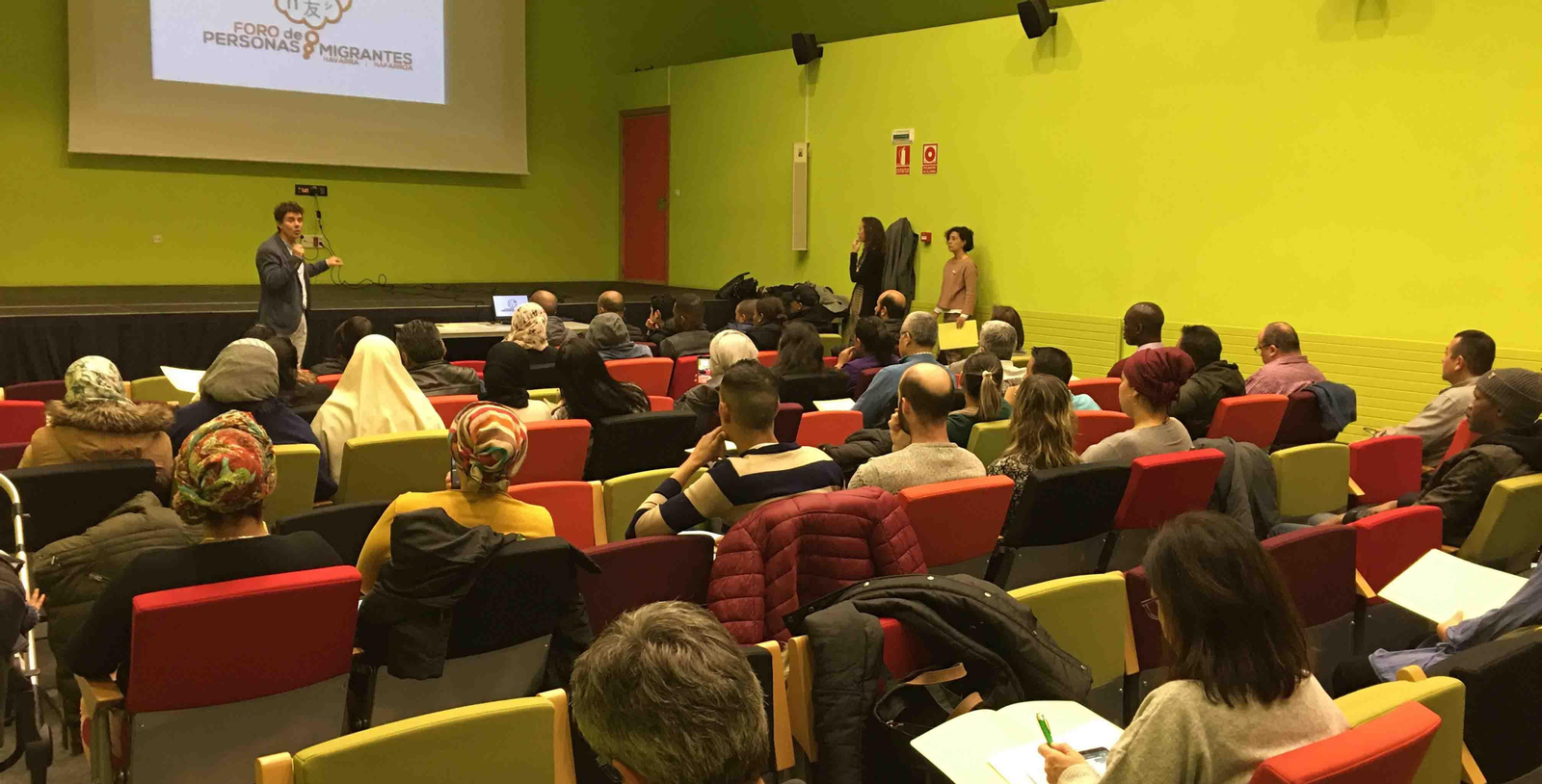 El consejero Eduardo Santos abrió el plenario del Foro de Personas Migrantes de Navarra