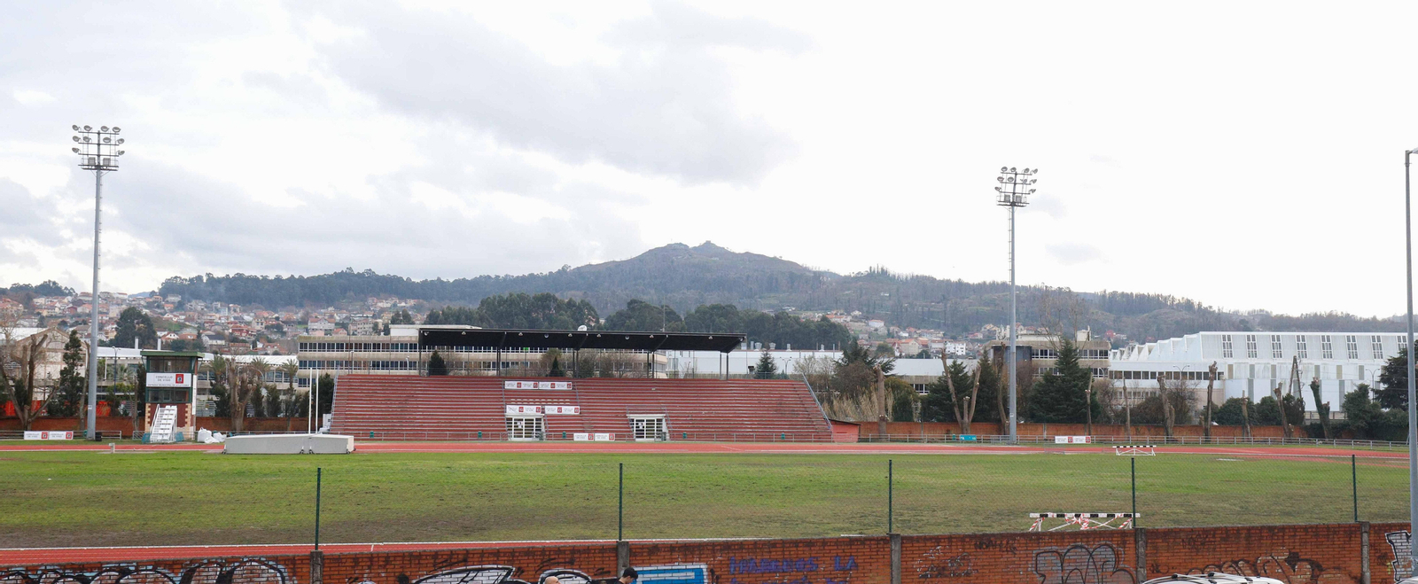 Las pistas de Balaídos estaban ayer vacías al comenzar las obras.