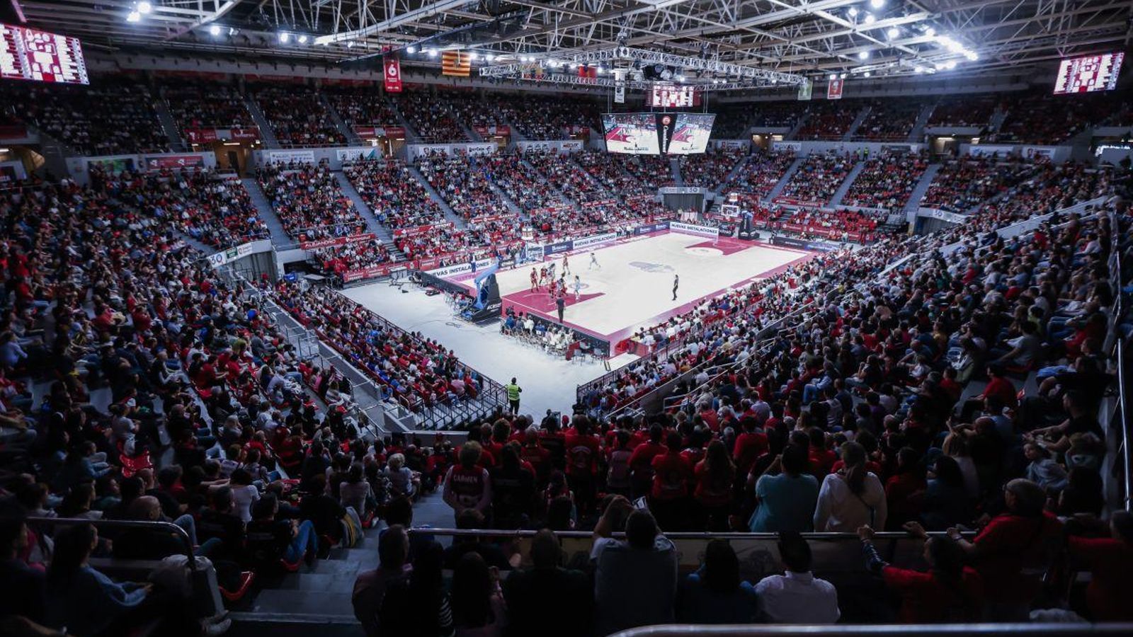 Más de 9.000 personas acudieron al pabellón Príncipe Felipe.