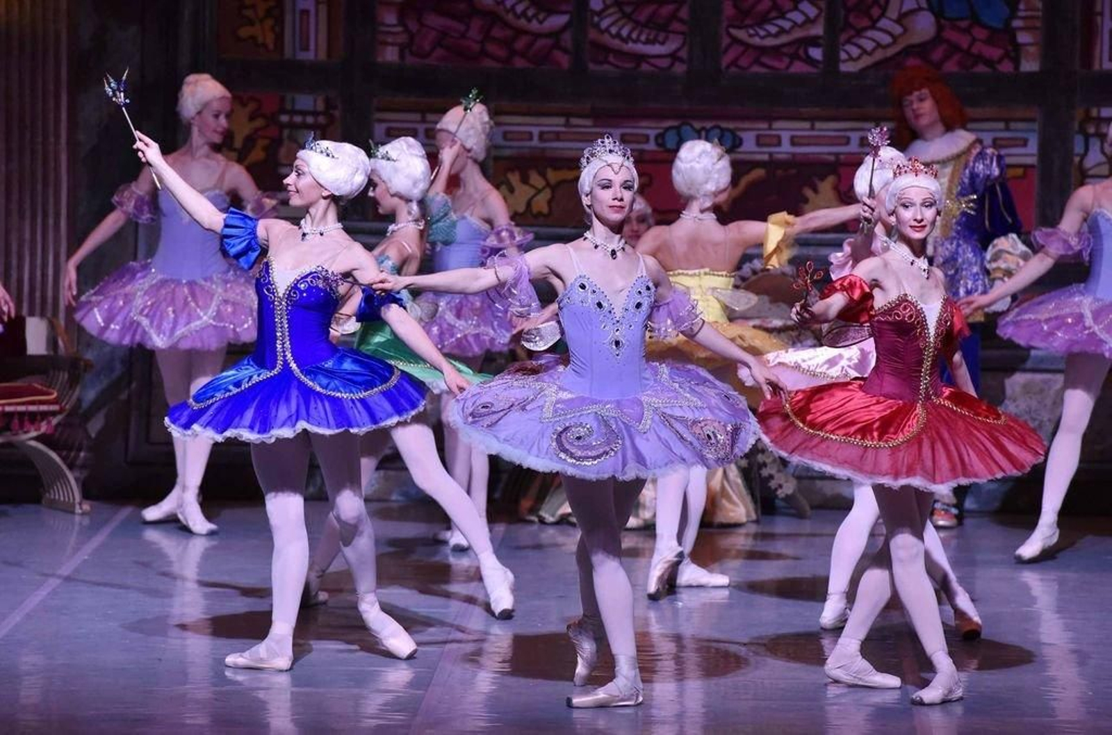 Clásico de Tchaikovsky de mano del ballet ruso