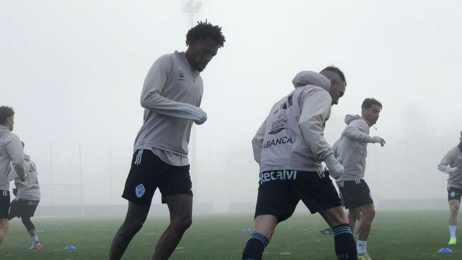 Jailson sigue los pasos de Aspas ayer en Mos.