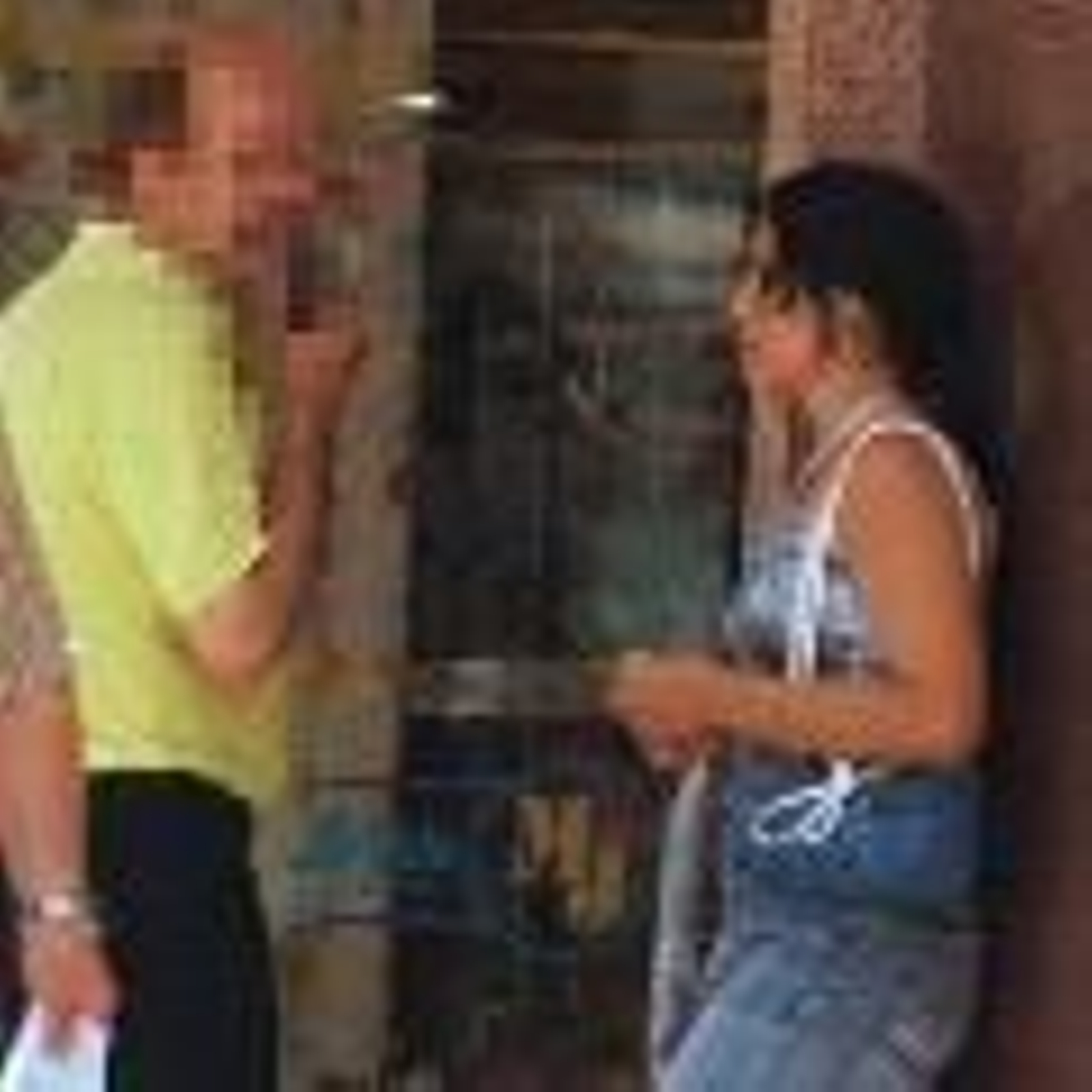 Sanciones para prostitutas y clientes que negocien en la calle.