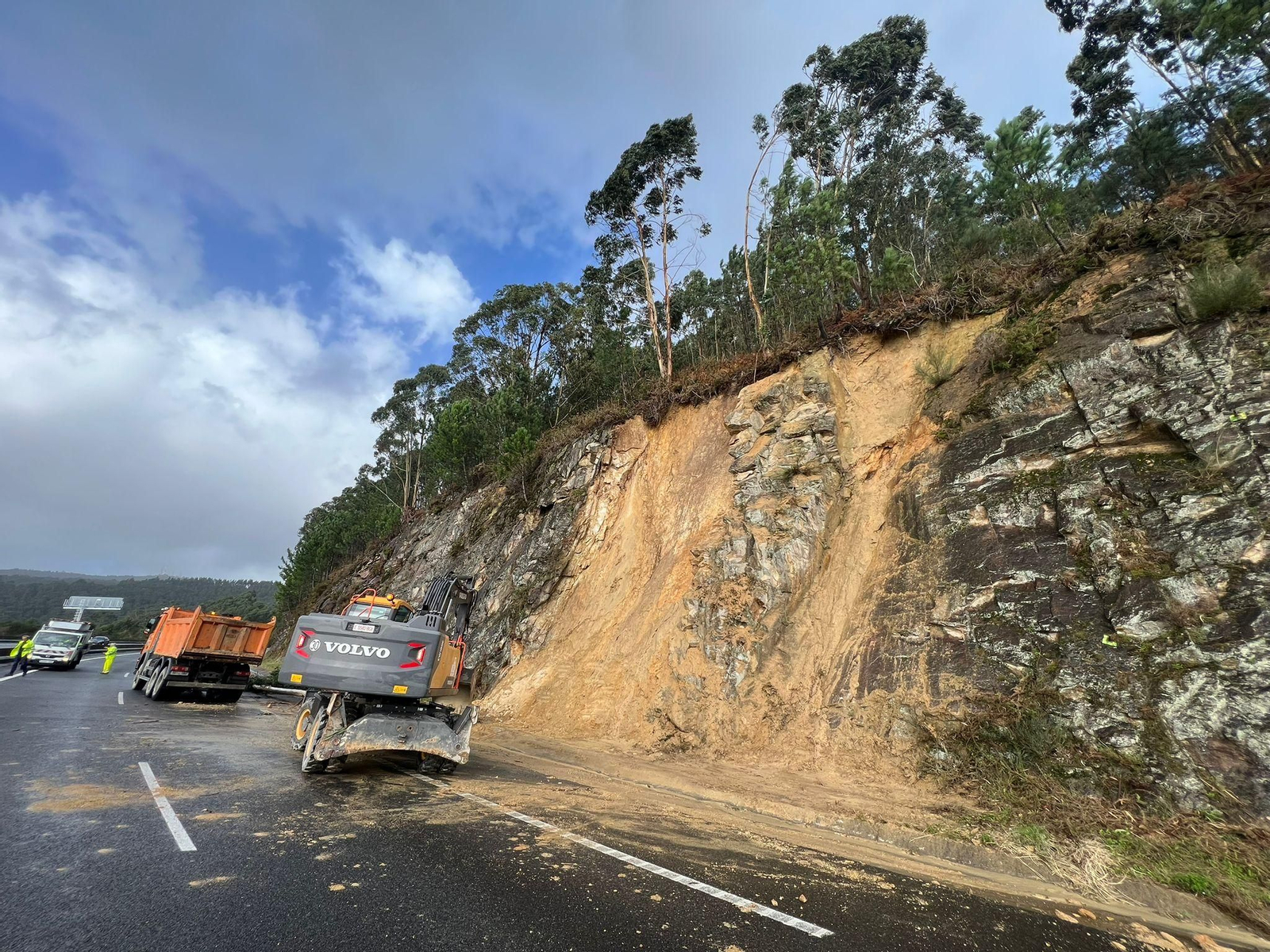 Desprendimiento en el corredor de O Morrazo. // Alberte