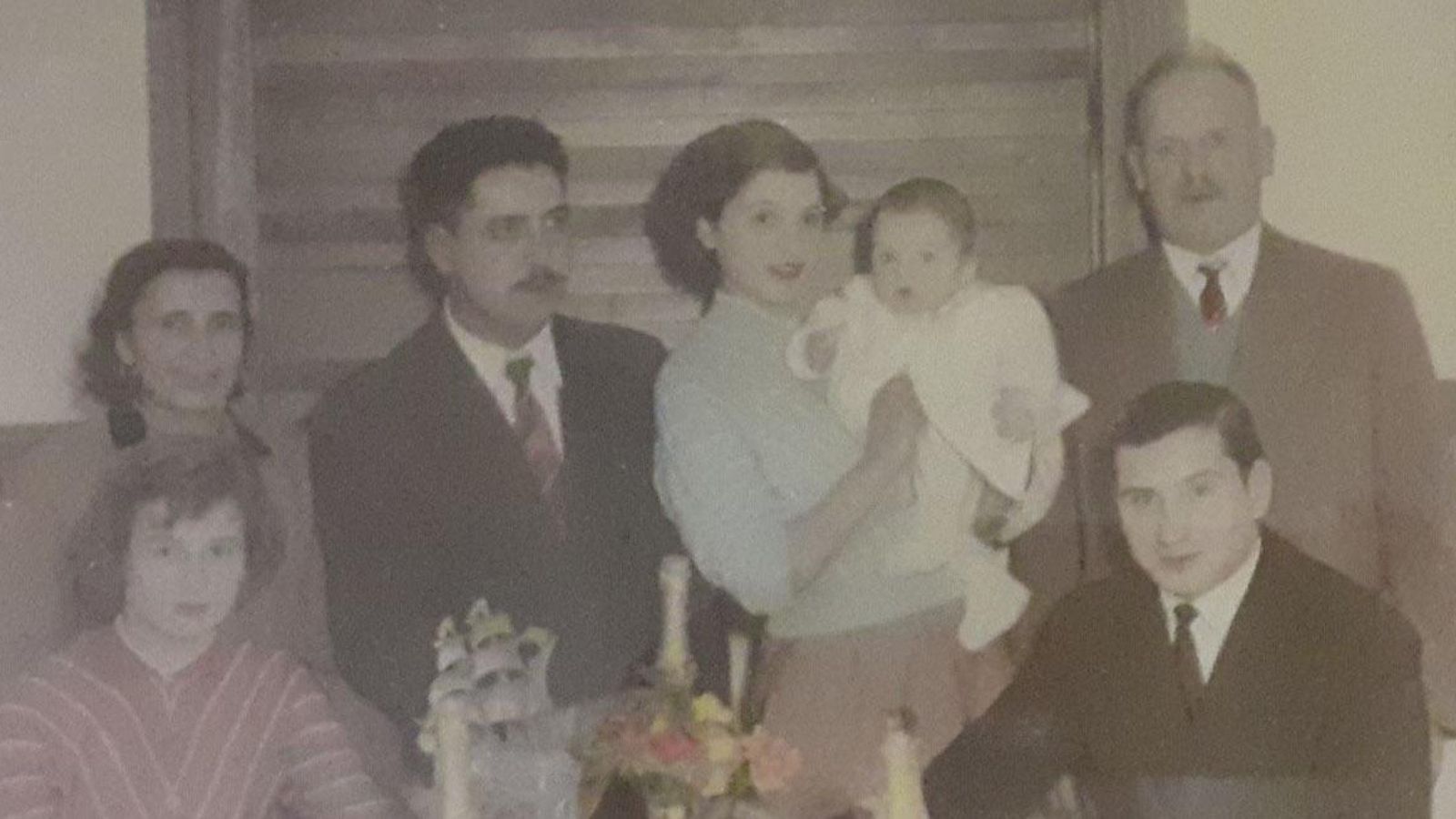 Argentina - Gonzalo recién inmigrado, con sus padres y 2 hermanas web