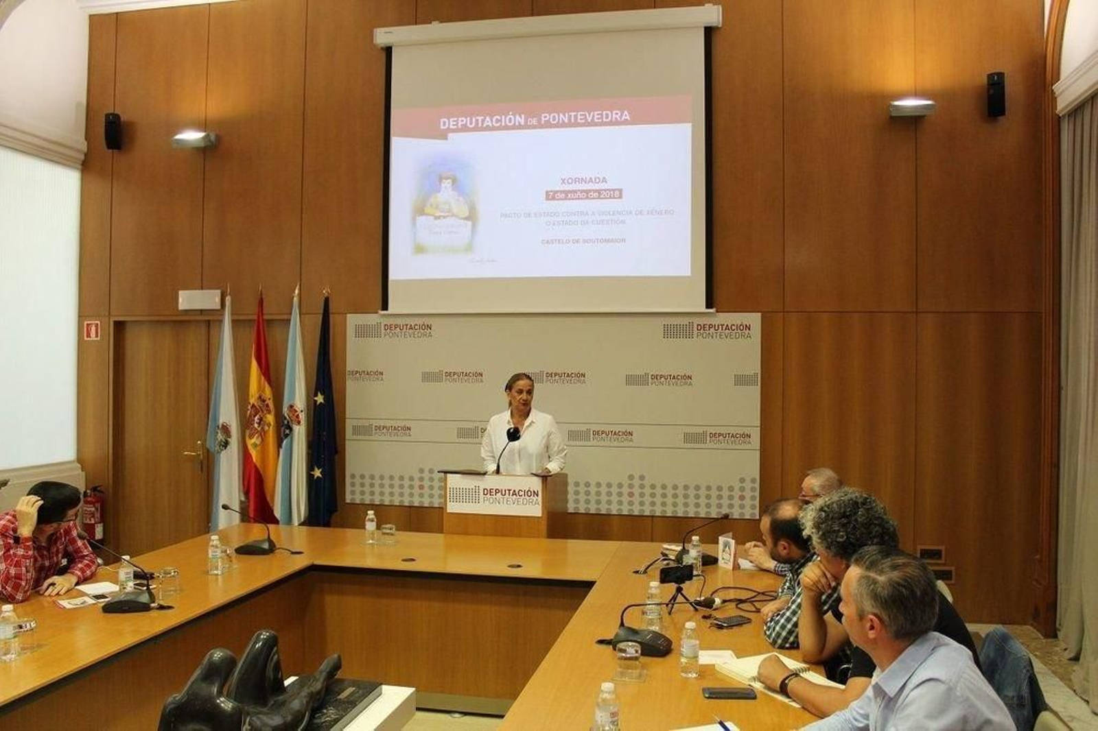 Carmela Silva anunció la asistencia de "mujeres relevantes" a la jornada.