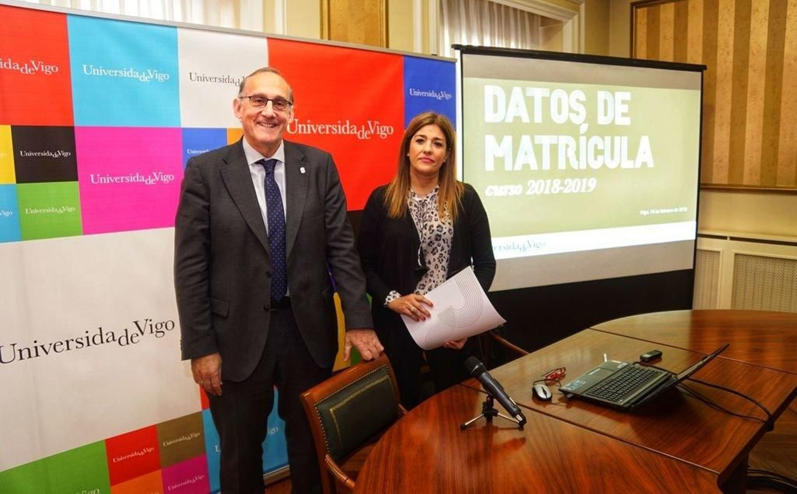 El rector Manuel Reigosa y la vicerrectora Natalia Caparrini.