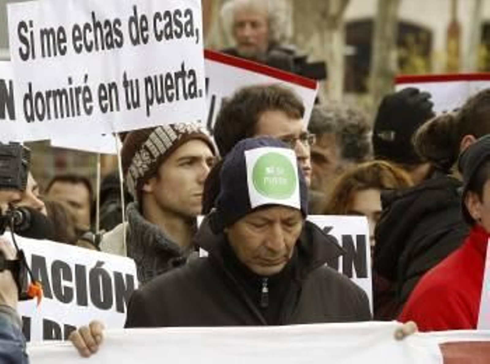 Protesta convocada por la Plataforma de Afectados por la Hipoteca (PAH), en la sede nacional del PP. (Foto: KOTE RODRIGO)