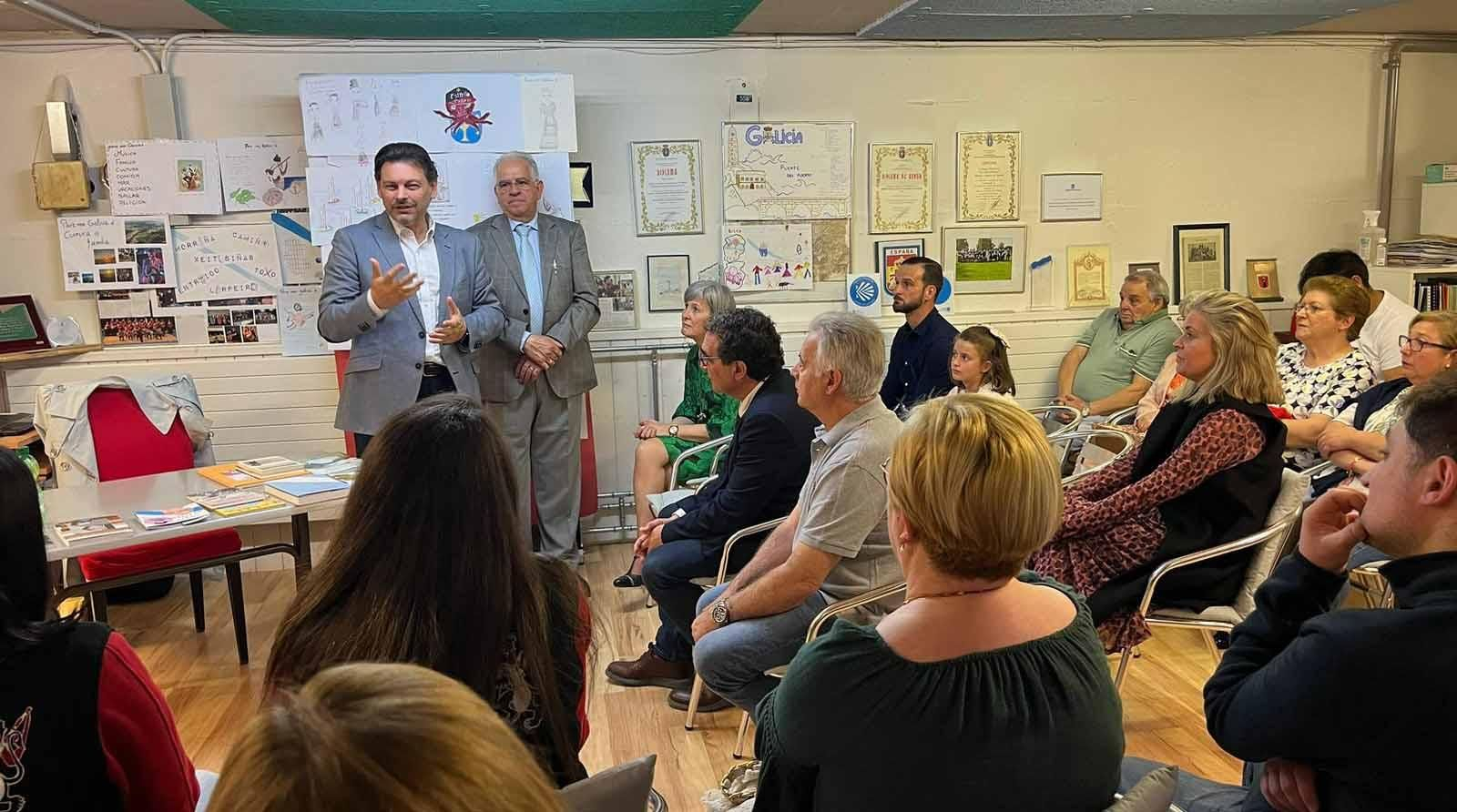 El secretario xeral da Emigración asistió a la celebración del Día das Letras Galegas organizada por la ASC As Xeitosiñas de Zürich