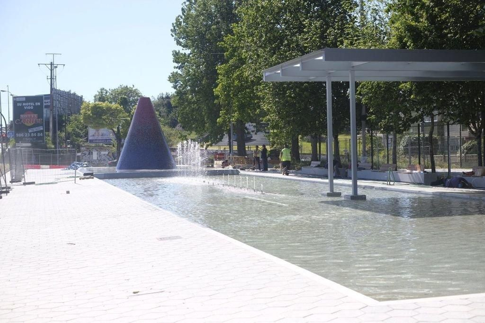 El volcán al gusto “modernista” en Coia.