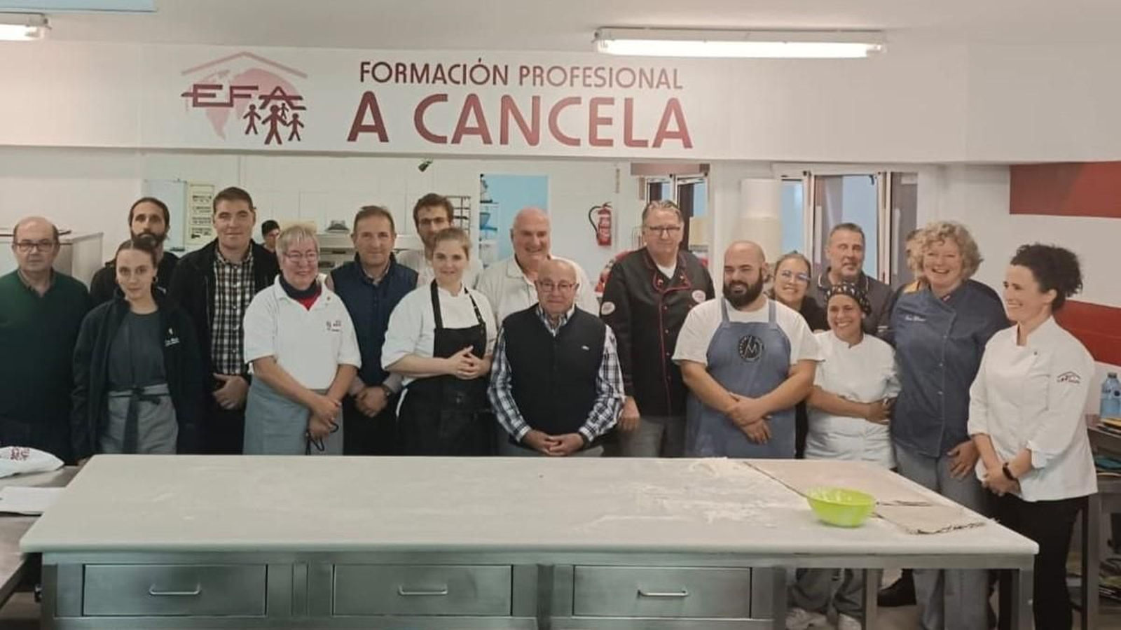 El alcalde de As Neves, posó con los panaderos gallegos y alemanes, que participaron en la cumbre de A Cancela.