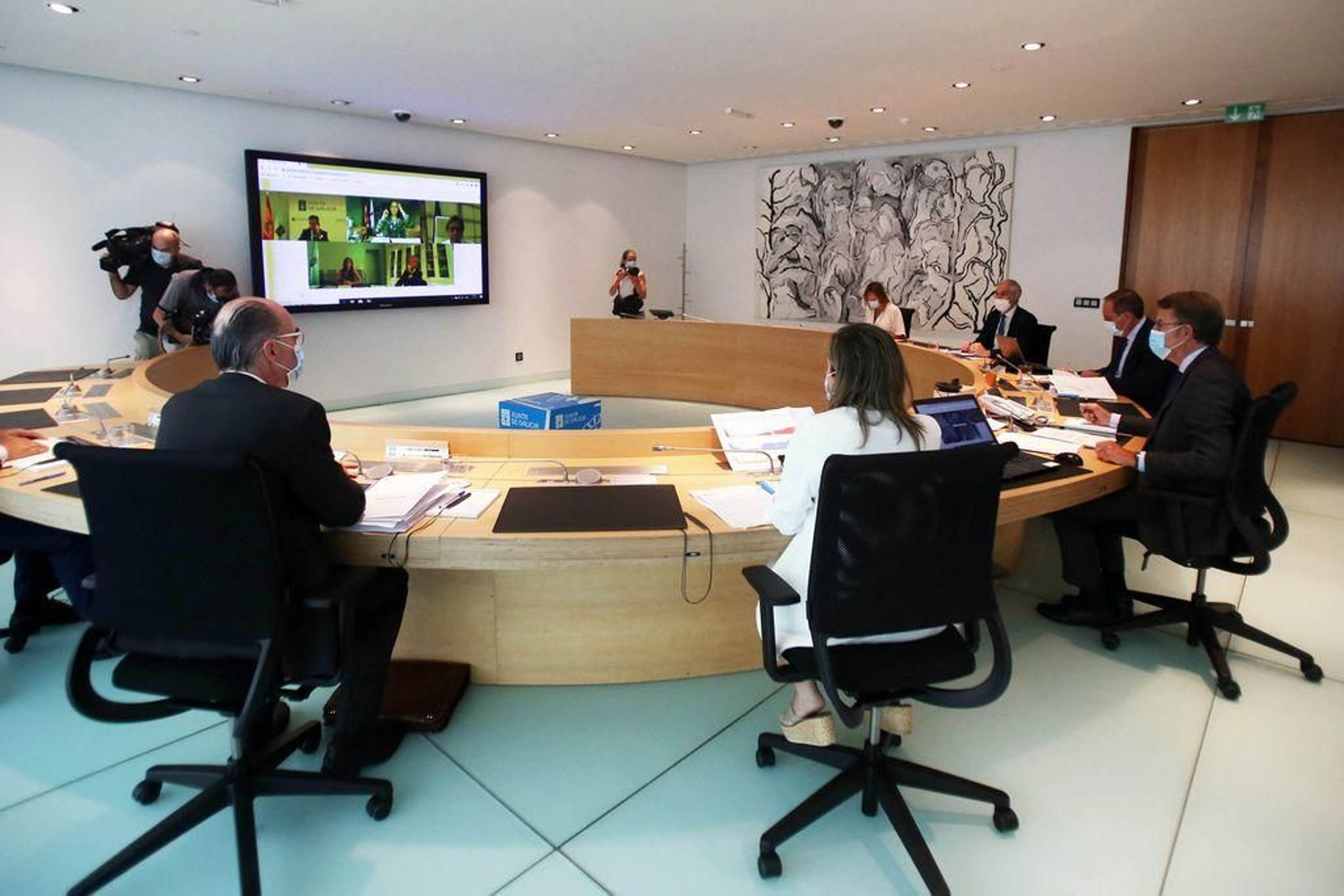 Los componentes del Consello de la Xunta, durante el encuentro que mantuvieron en Compostela.