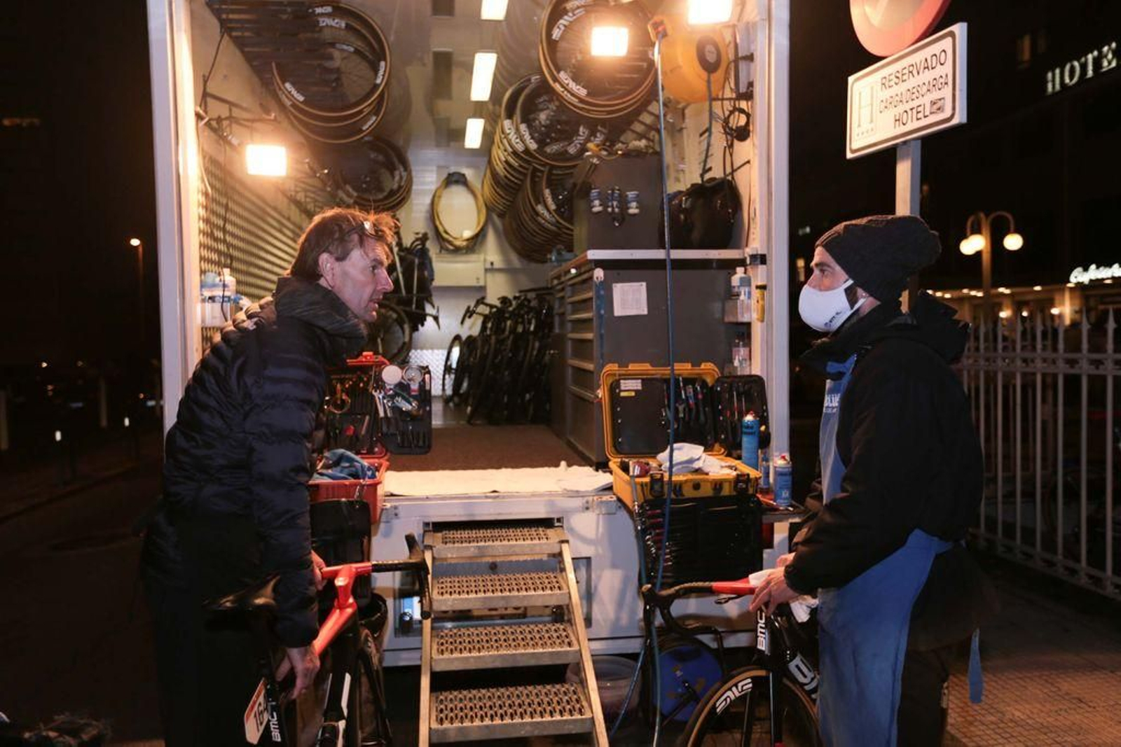 La Vuelta pernocta en Vigo13