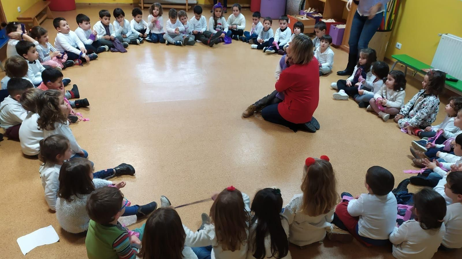 Para comprender quen era Wangari, escoitaron o conto “Wangari e as árbores da paz”