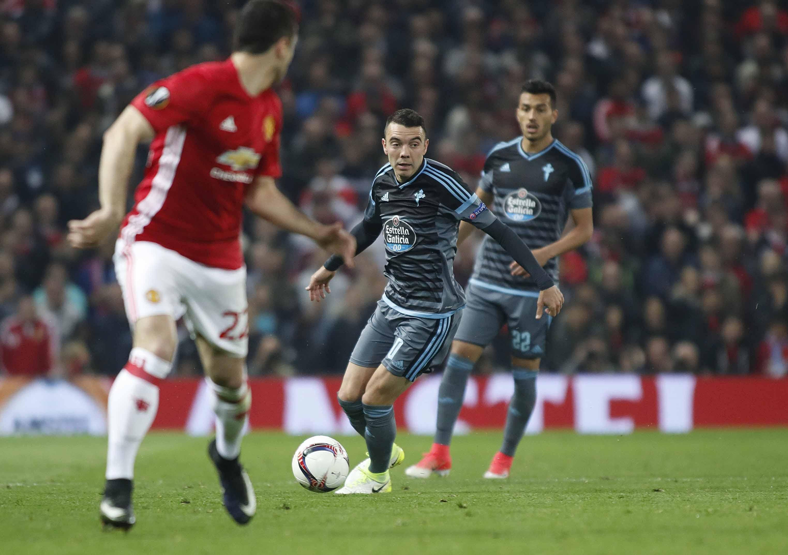 Las mejores imágenes del partido de vuelta entre Manchester United y Celta (1-1). // J.V. Landín