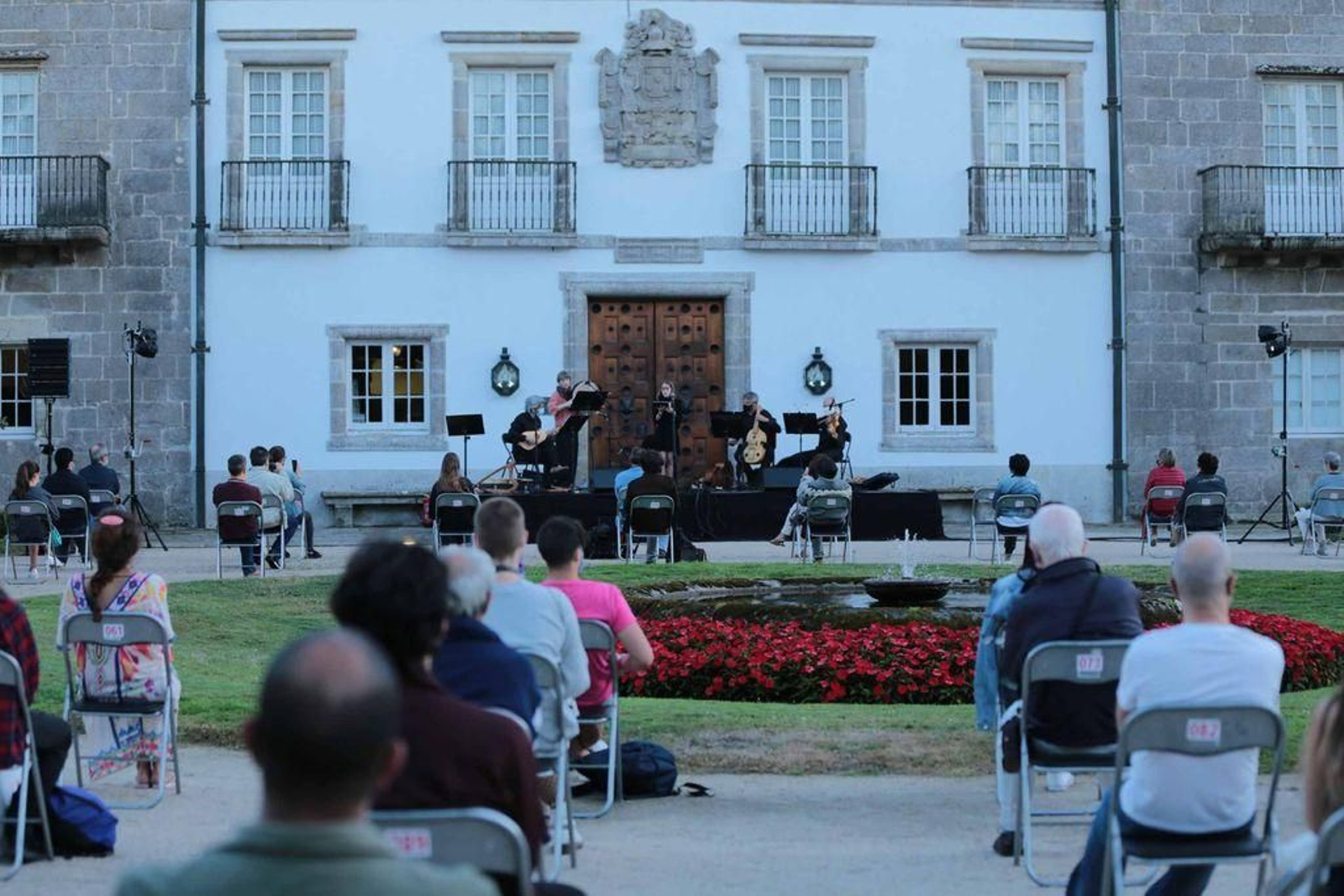 Solemnidad musical en los jardines históricos