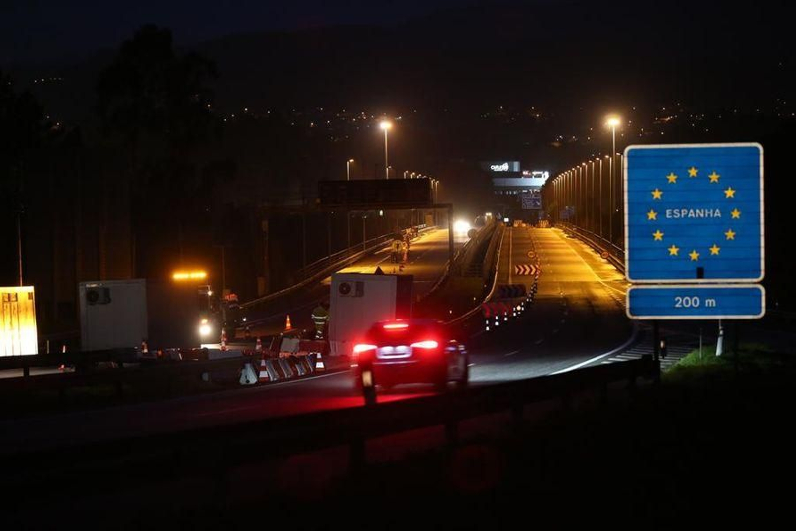 España y Portugal se preparan para el cierre de fronteras // Alberte