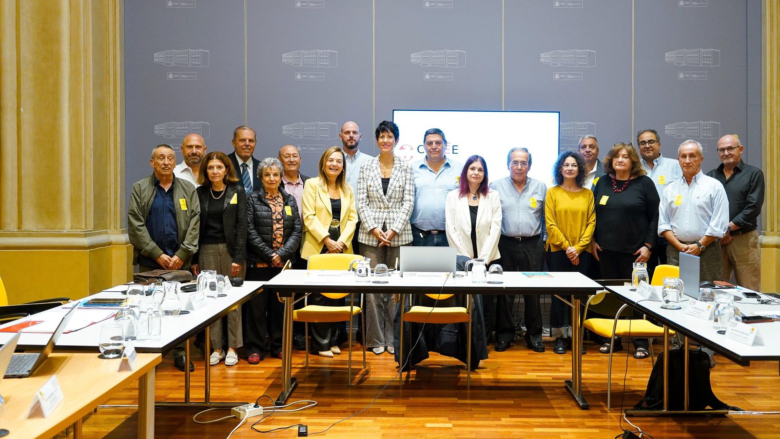 La ministra con los miembros de las Comisiones Delegadas.