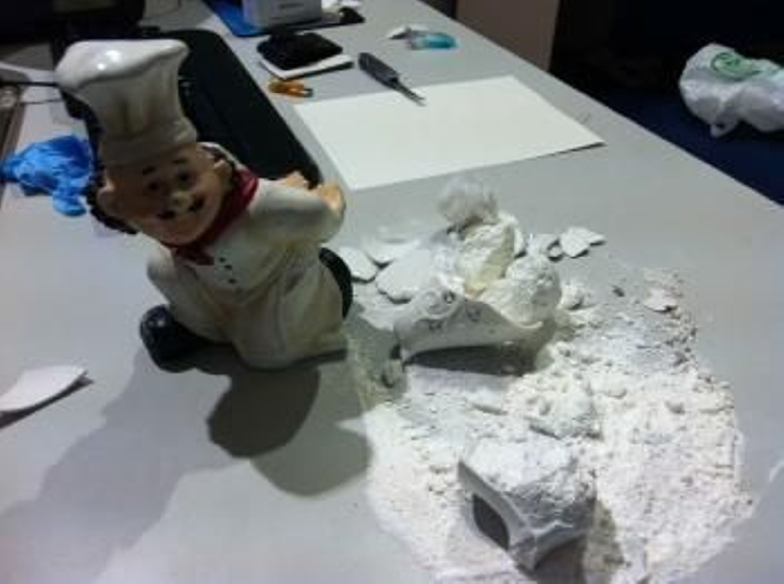 Figuras de cerámica en las que se ocultaba la droga..