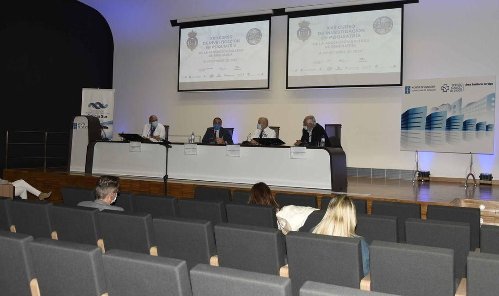 El conselleiro, Julio García, inauguró el curso en el Cunqueiro