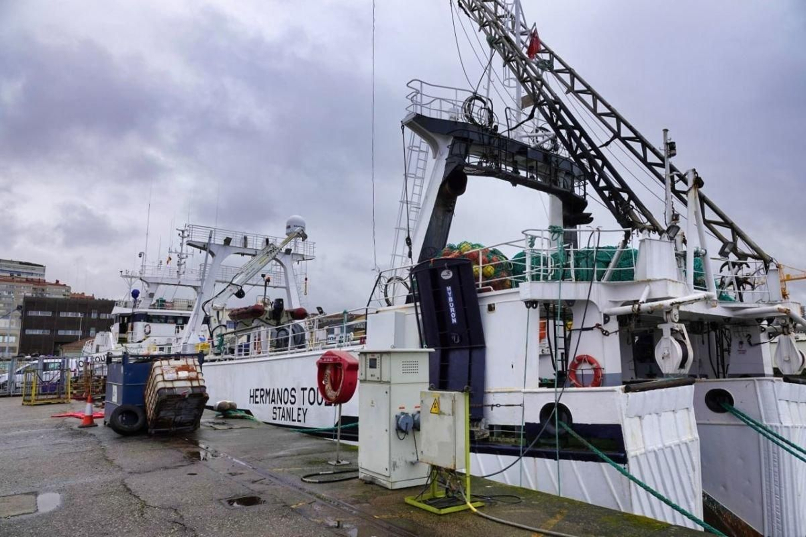 Uno de los barcos de la familia Touza que operan en Malvinas, con matrículas de las Falkland.