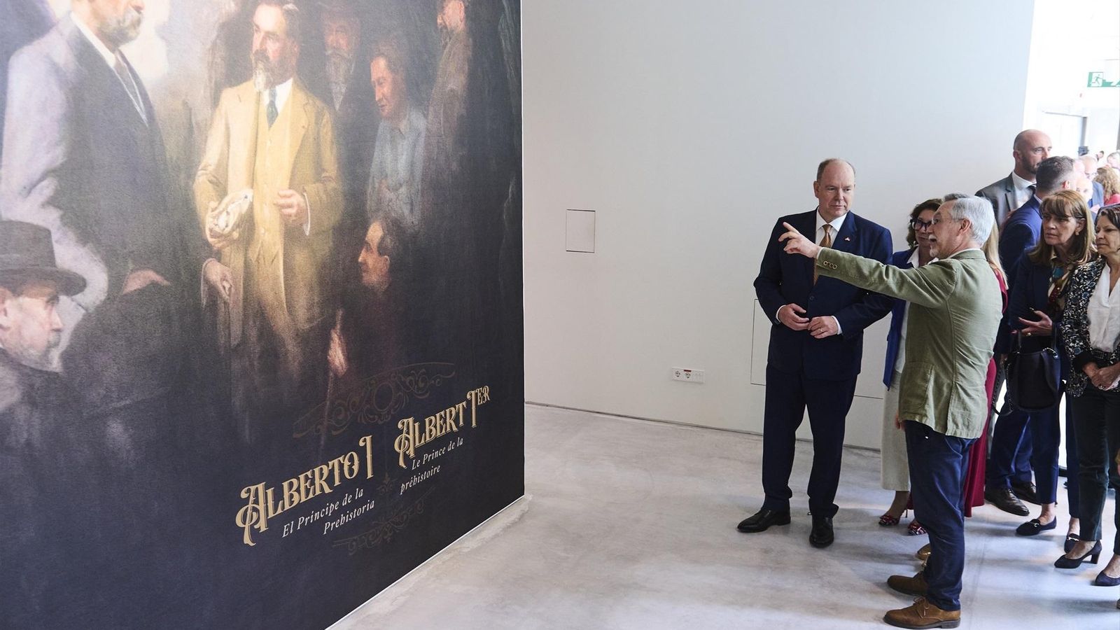 EuropaPress_5999392_i_del_principe_alberto_monaco_director_mupac_cuevas_prehistoricas_cantabria