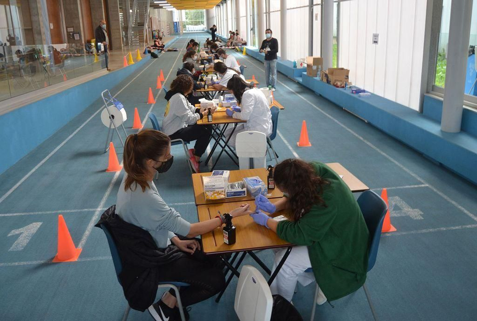 Los campus realizan cribados masivos de covid.