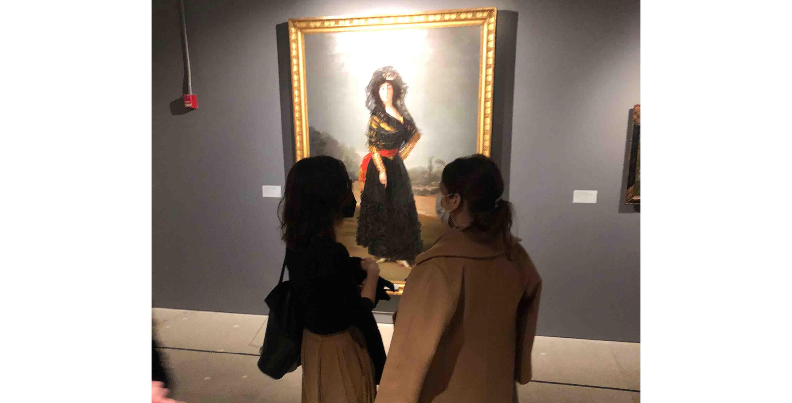 Foto de Archivo en la que unas visitantes observan obras durante la inauguración de la muestra "Nuestra casa", en la Hispanic Society de Nueva York, que atesora la mayor colección de arte español e hispano fuera de España. EFE/ Javier Otazu