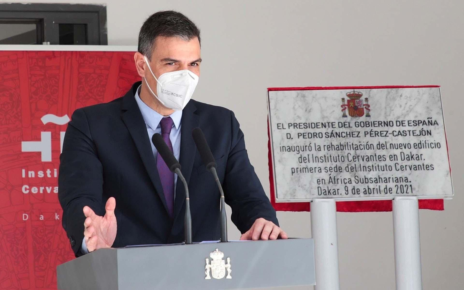 El presidente español Pedro Sánchez en el Instituto Cervantes de Dakar. EFE/EPA/ALIOU MBAYE
