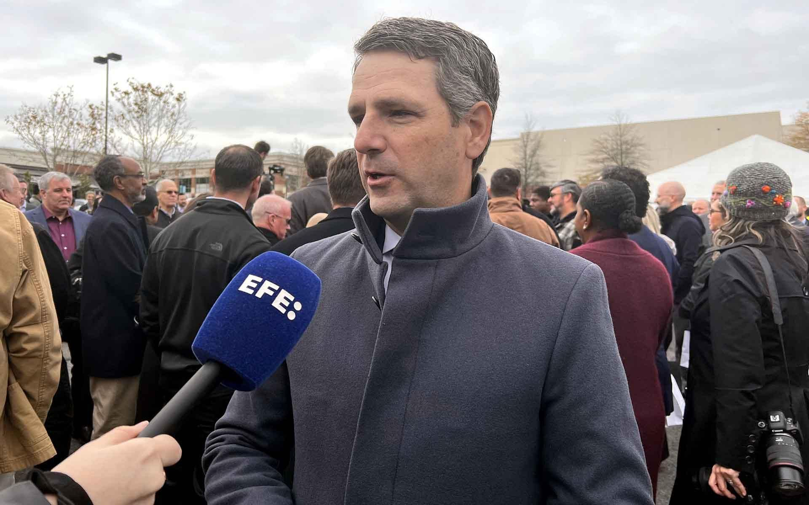 El CEO de Cintra, Alberto González, habla con Efe durante el acto de inauguración de la ampliación del corredor a los alrededores de Washington, en Fairfax, Virginia (EE. UU). EFE/Octavio Guzmán