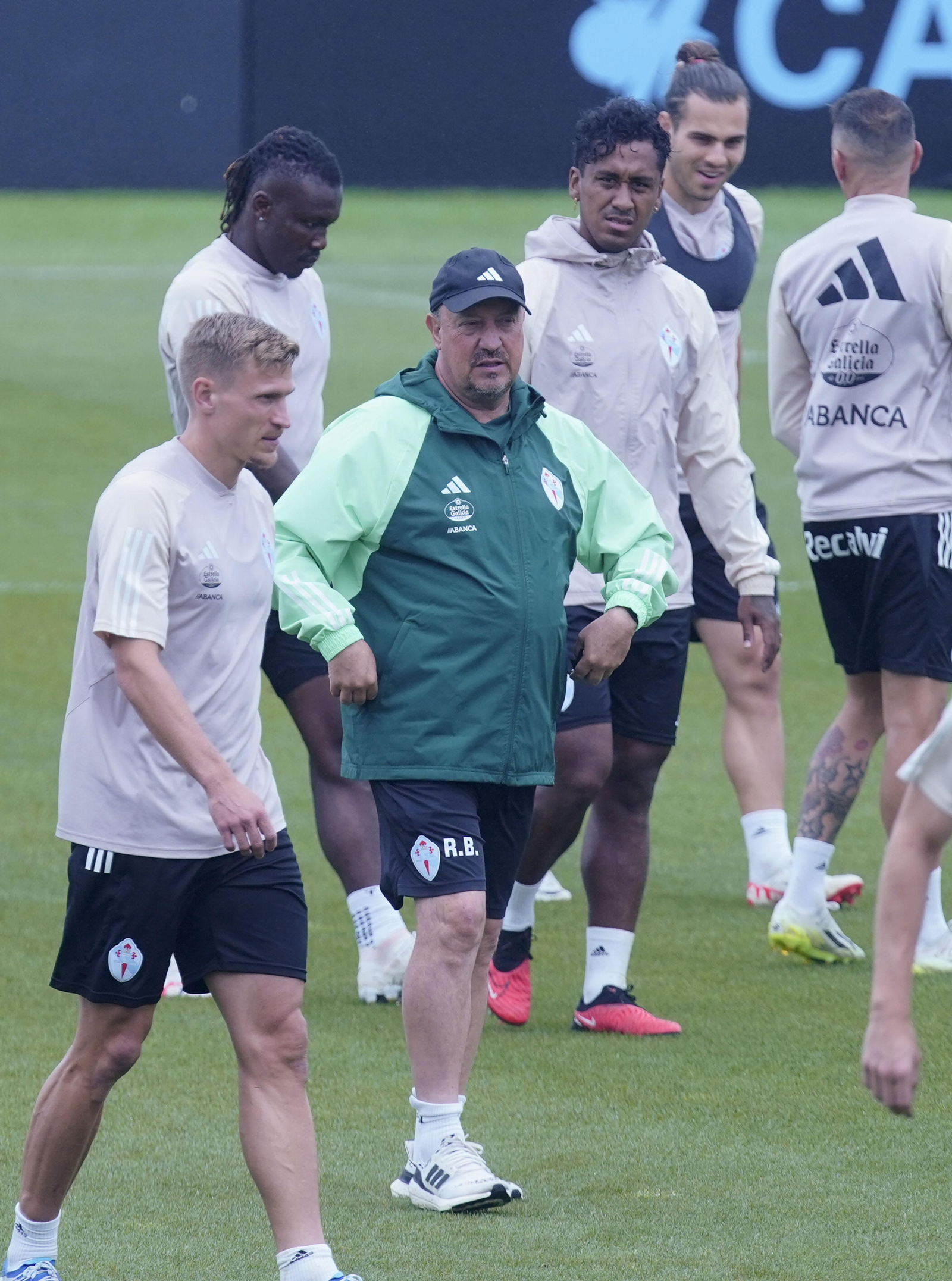 Rafa Benítez en el entrenamiento del Celta en Mos.