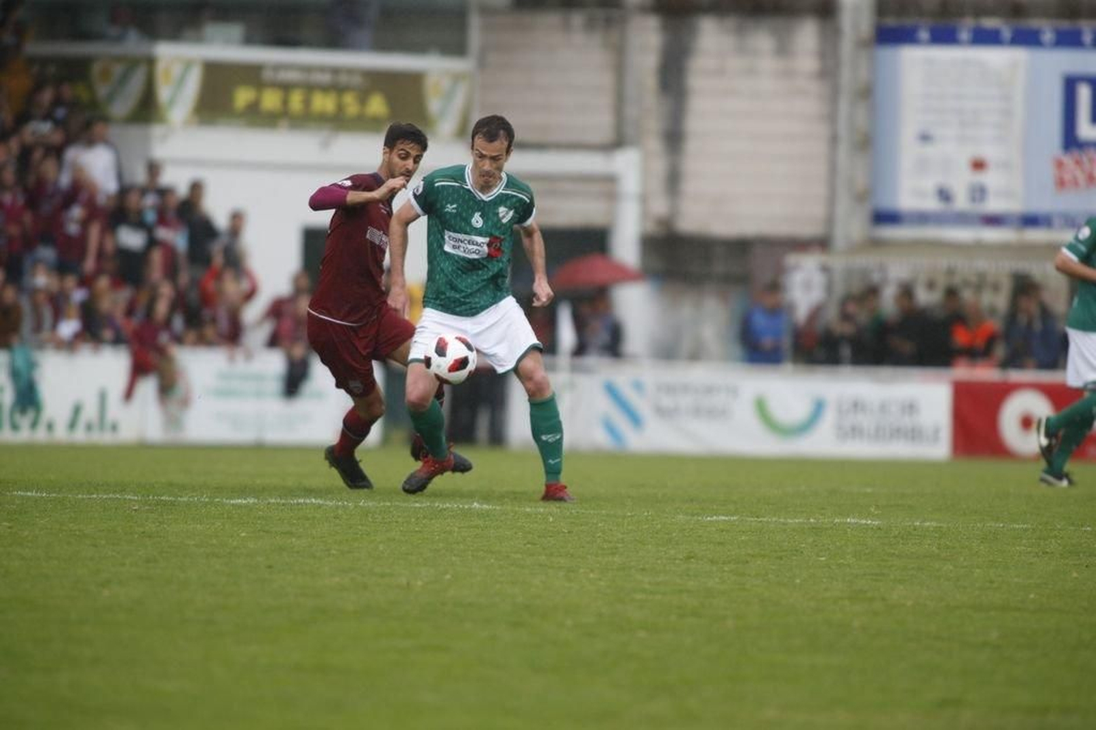 Un momento del Coruxo-Pontevedra de la temporada pasada.