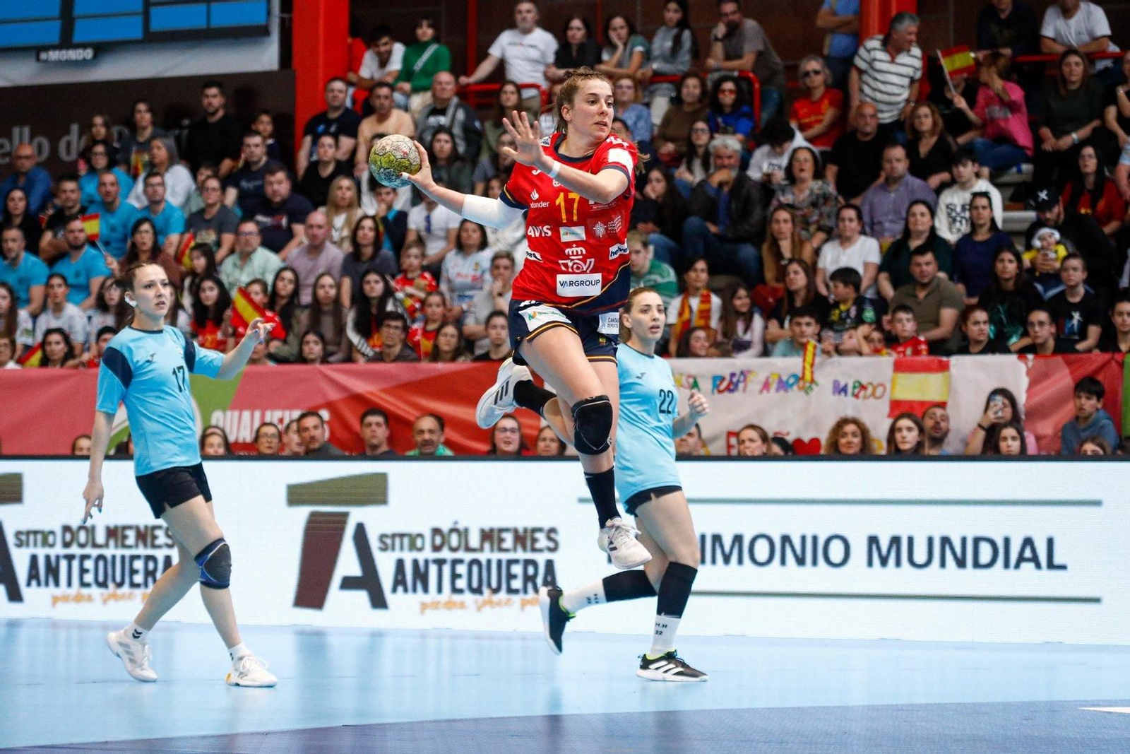 España-Azerbaiyán balonmano femenino en Porriño.