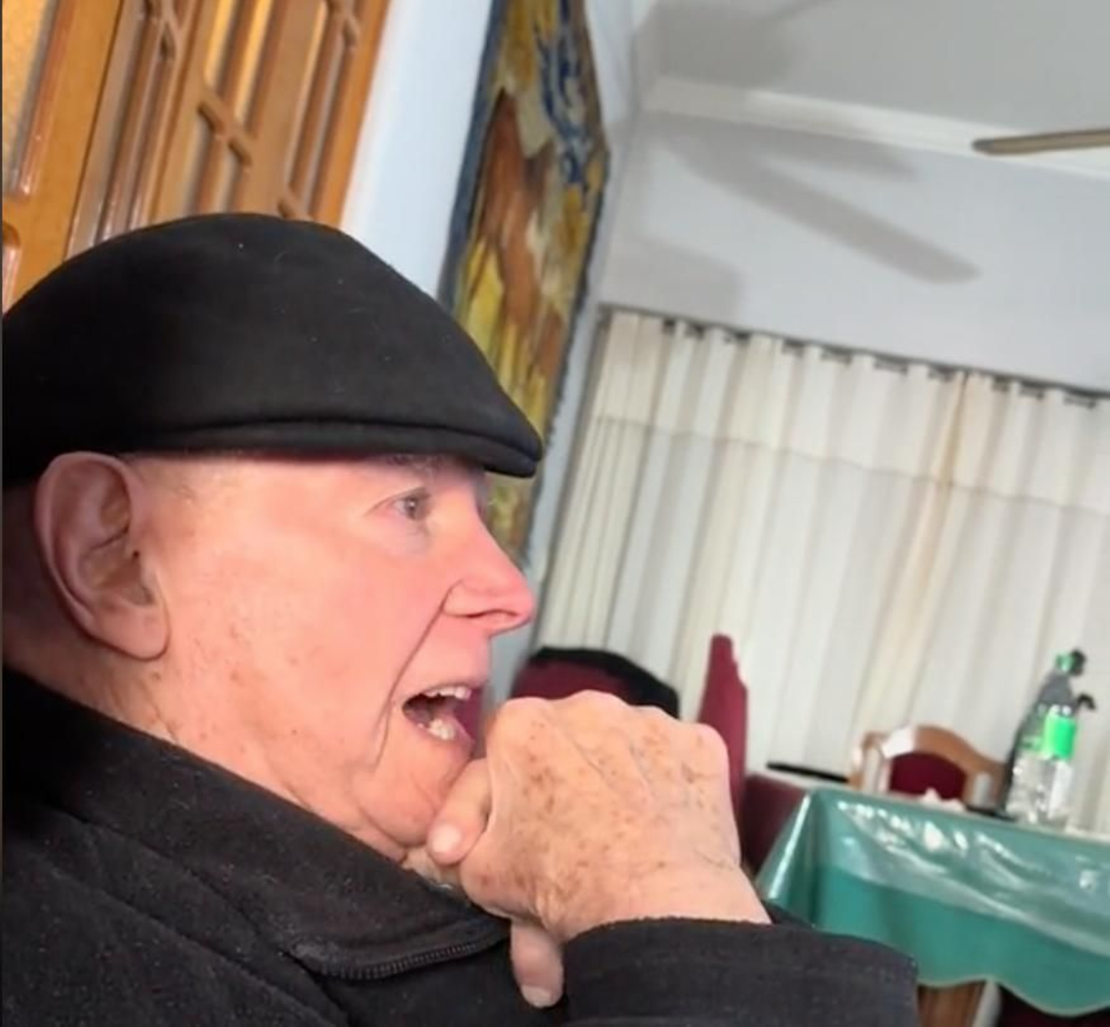 José Pontes durante la retransmisión de un partido de la Selección Española.