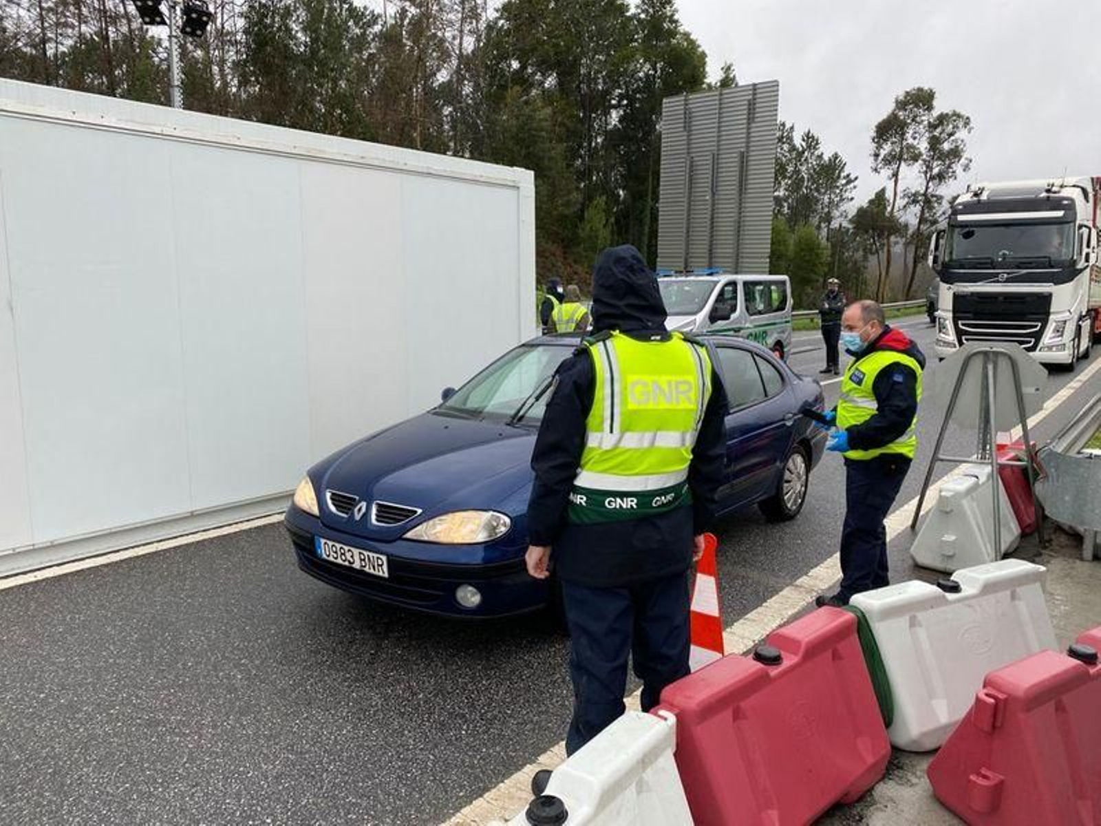 Se restablecen controles fronterizos entre España y Portugal 17