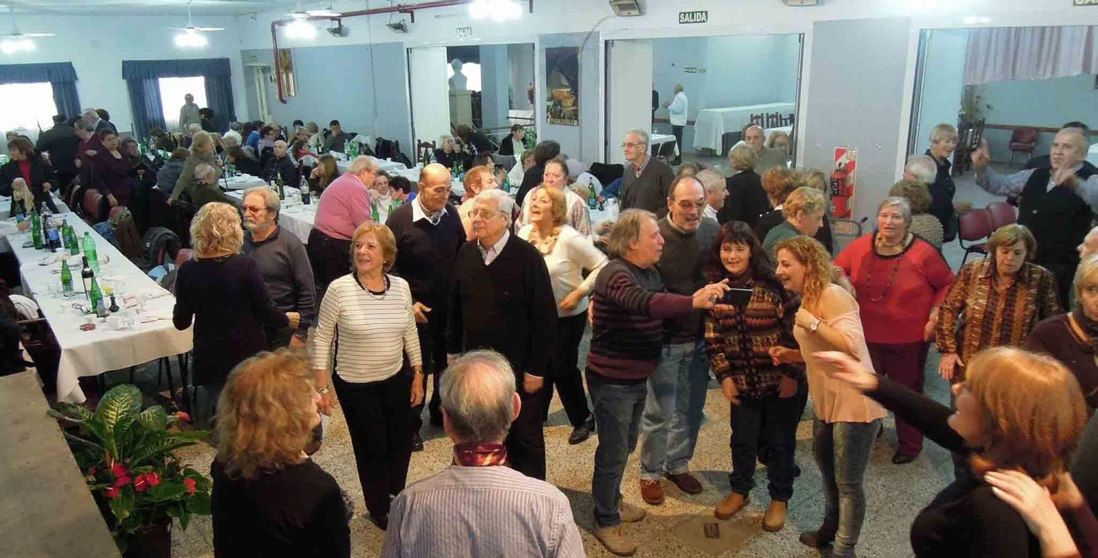 Socios del Centro Cangas del Narcea de Buenos Aires, durante una de sus celebraciones.