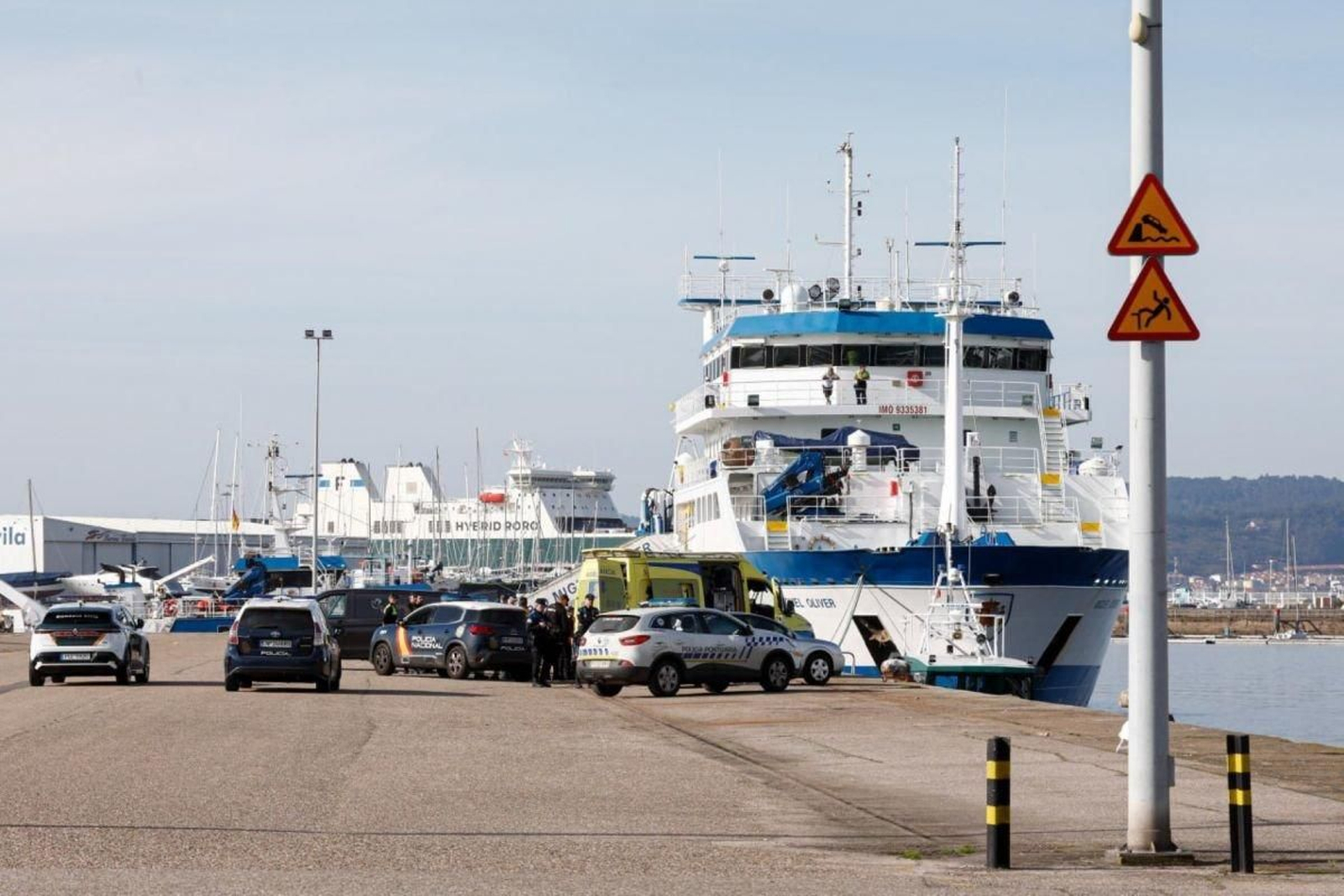 Dispositivo de rescate junto al muelle, el domingo.