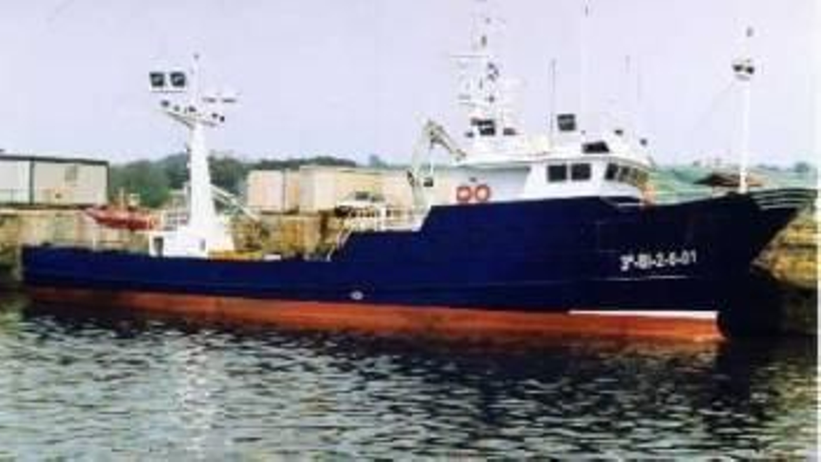 El 'Ortube Berria', amarrado a puerto. (Foto: ARCHIVO)