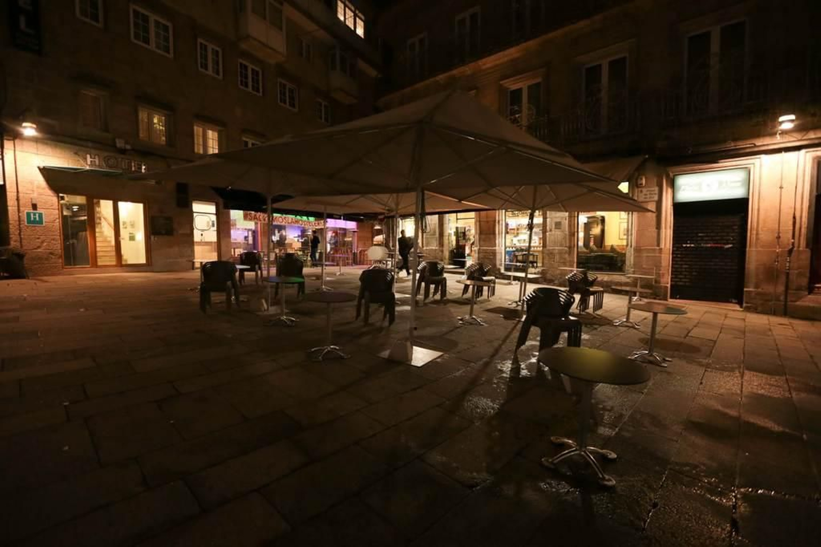 El confinamiento nocturno vacía Vigo 23