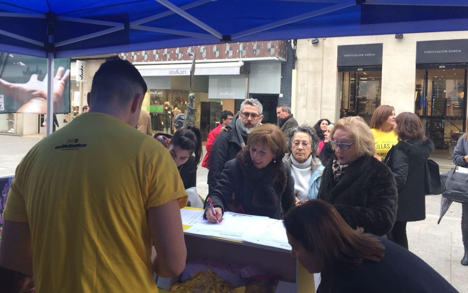 El primer puesto para firmar se ha instalado en Principe